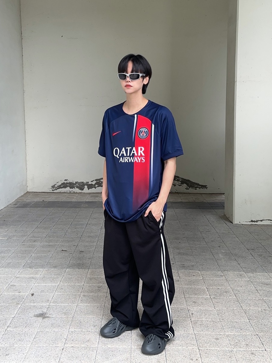 Nike Paris Saint-Germain 2023/24 Dri-Fit Stadium Home Jersey Midnight Navy (Non Marking Ver.) 착용 스타일 - 1
