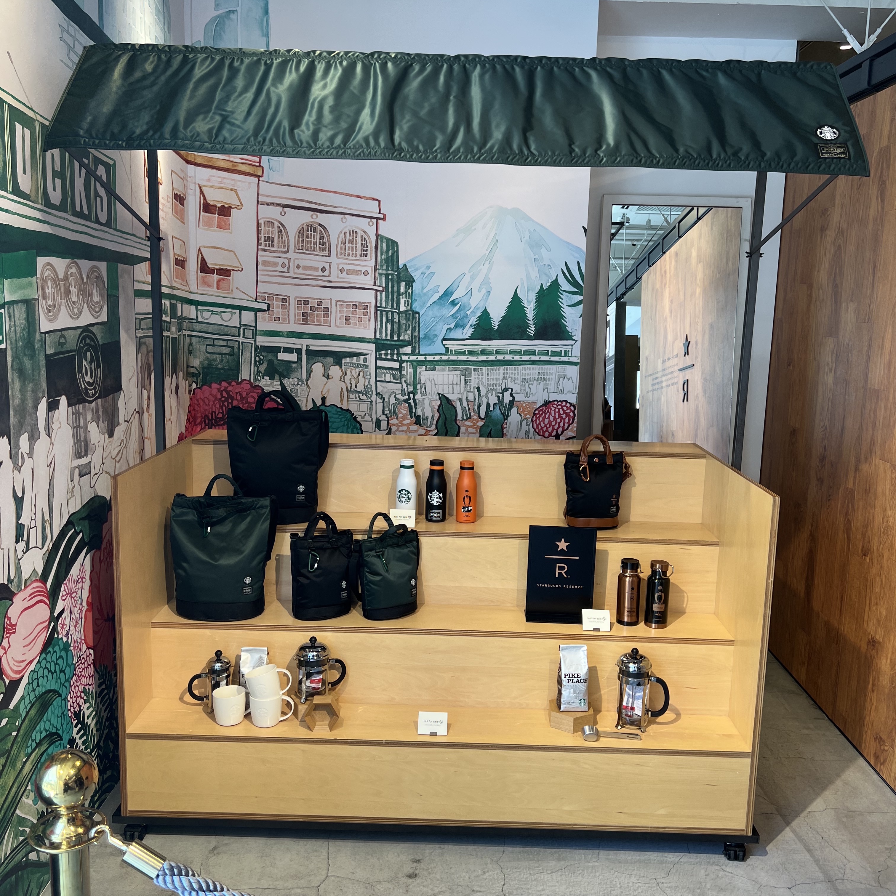 Porter x Starbucks Coffee Bean Shape Drum Bag S Dark Green 착용 스타일