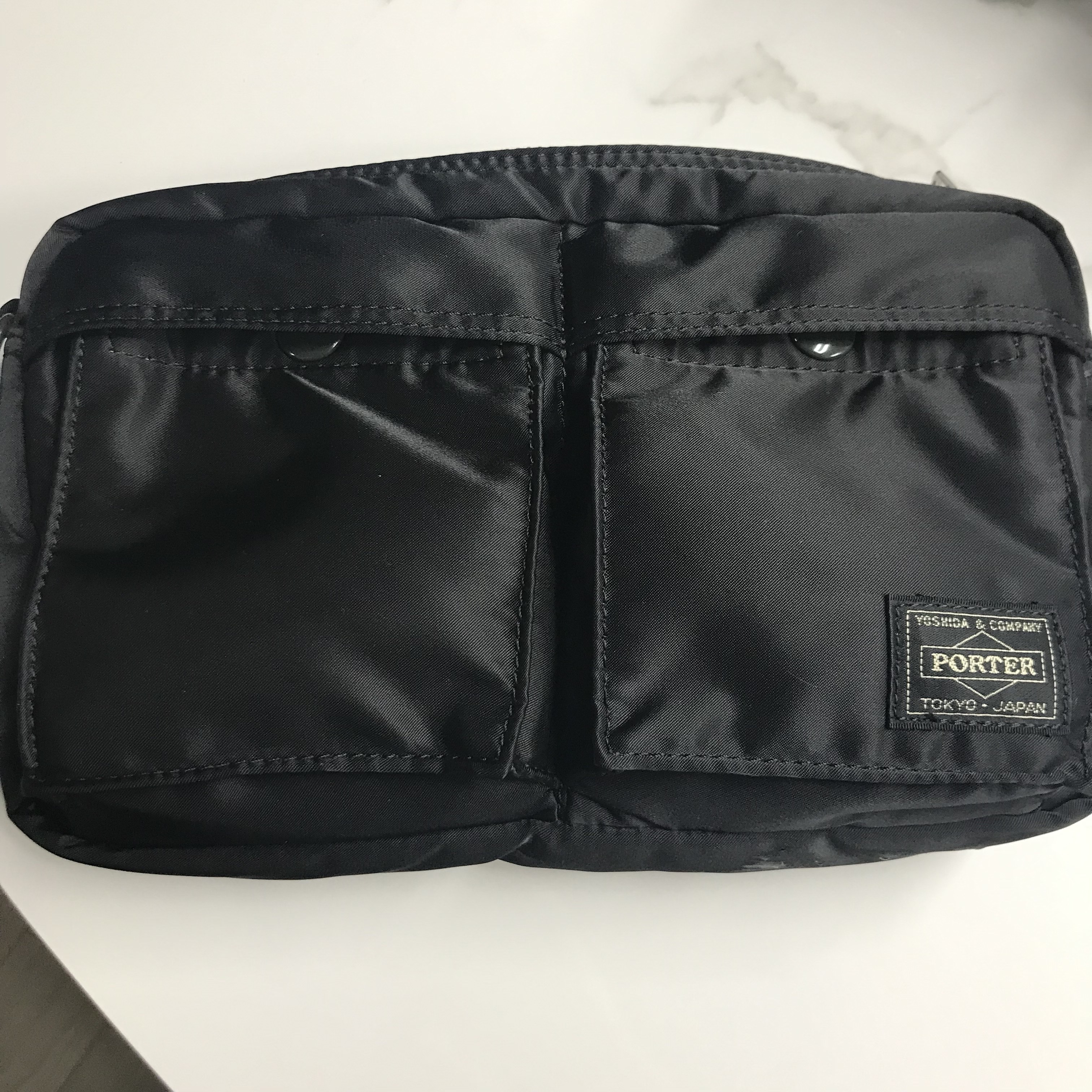 Porter Tanker Shoulder Bag Black 착용 스타일