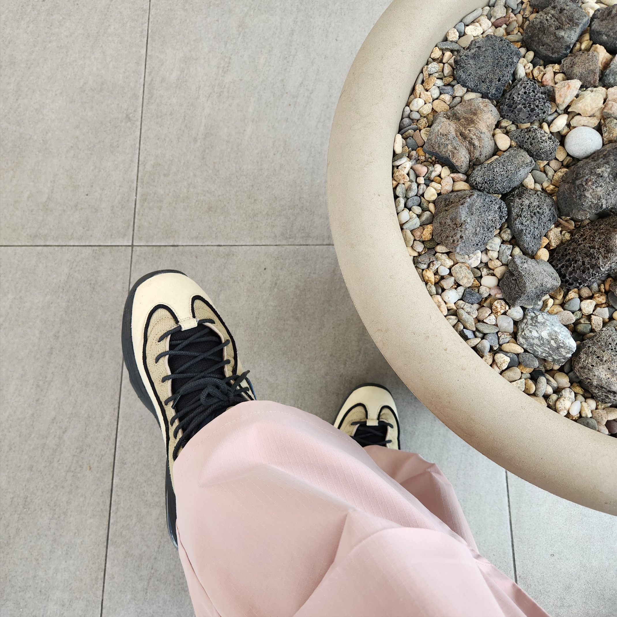 Nike x Stussy Air Penny II Rattan and Limestone 착용 스타일