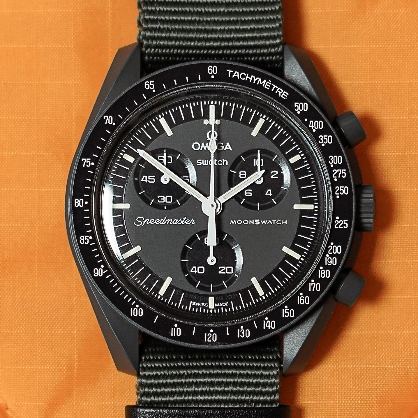 Swatch x Omega Bioceramic MoonSwatch Mission To Mercury 착용 스타일