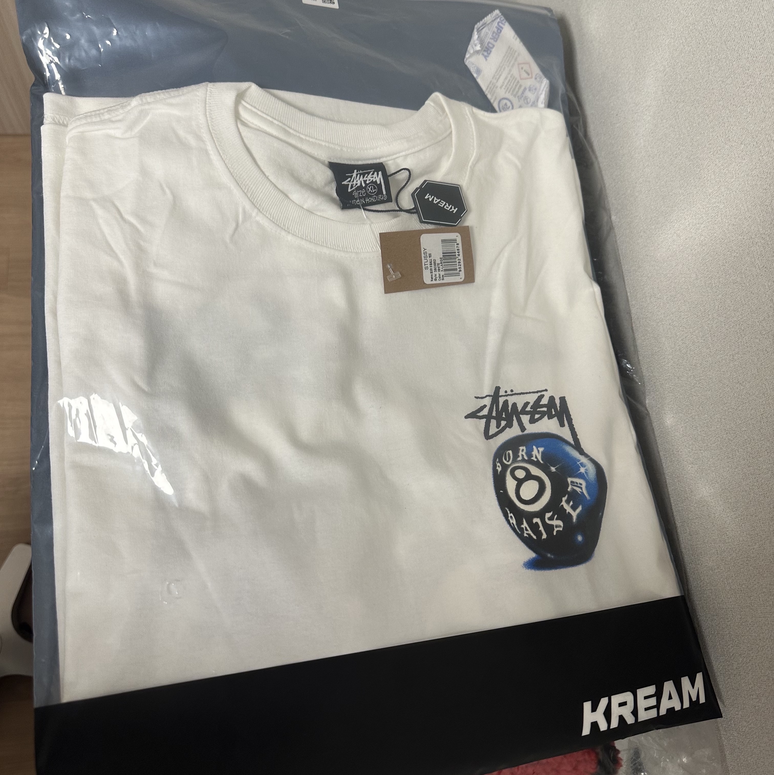 Stussy x Born X Raised 8 Ball T-Shirt White 착용 스타일