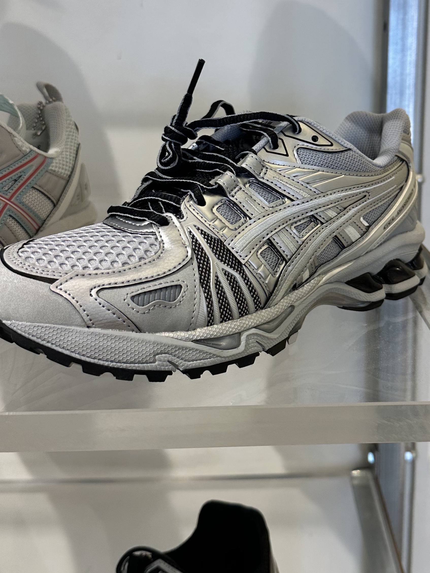 Asics Gel-Kayano Legacy Pure Silver 착용 스타일 - 2