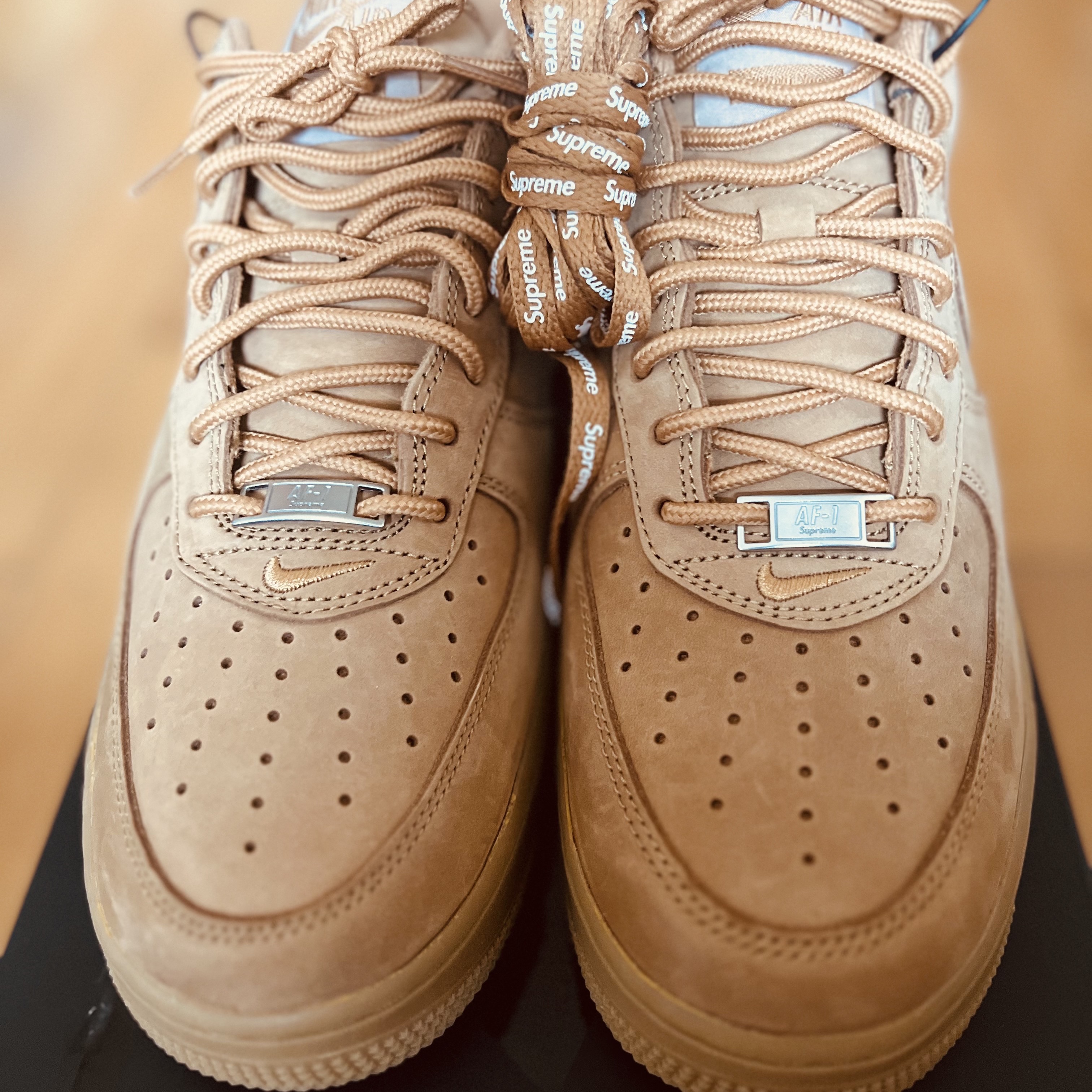 Nike x Supreme Air Force 1 Low Flax 착용 스타일 - 4