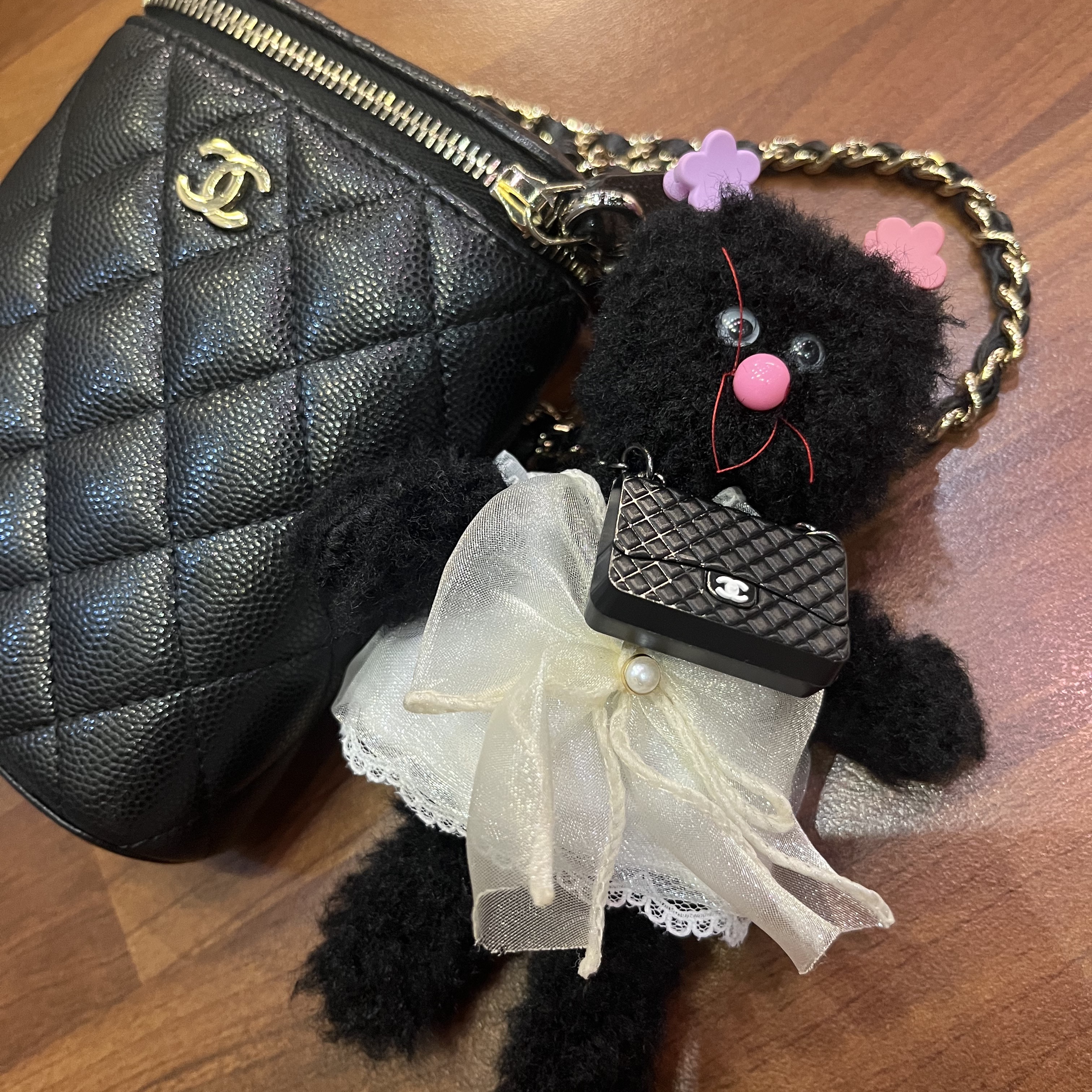 Monamhee Beulpingi Keyring with White Pants Black 착용 스타일 - 2