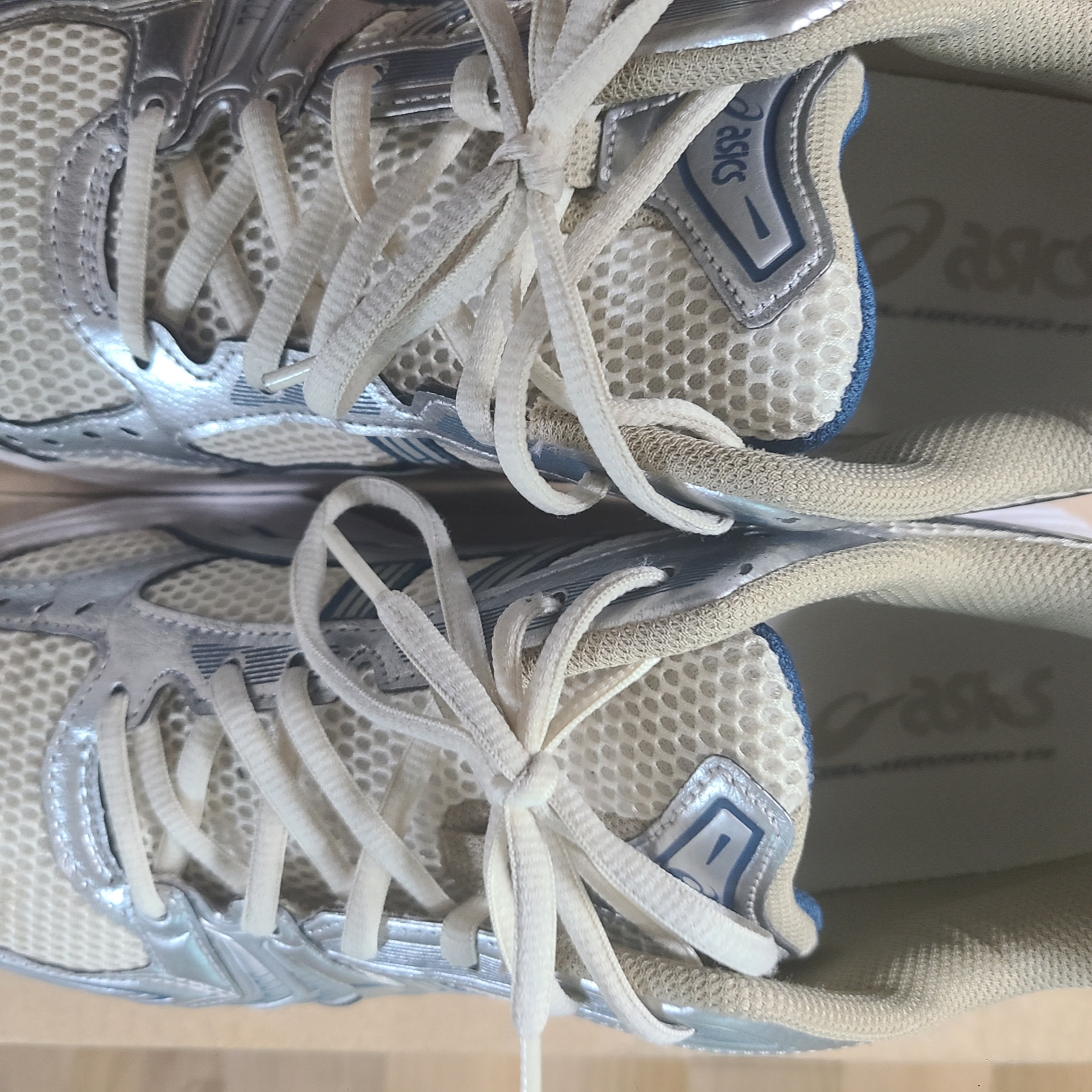 Asics Gel-Kayano 14 Cream Pure Silver 착용 스타일