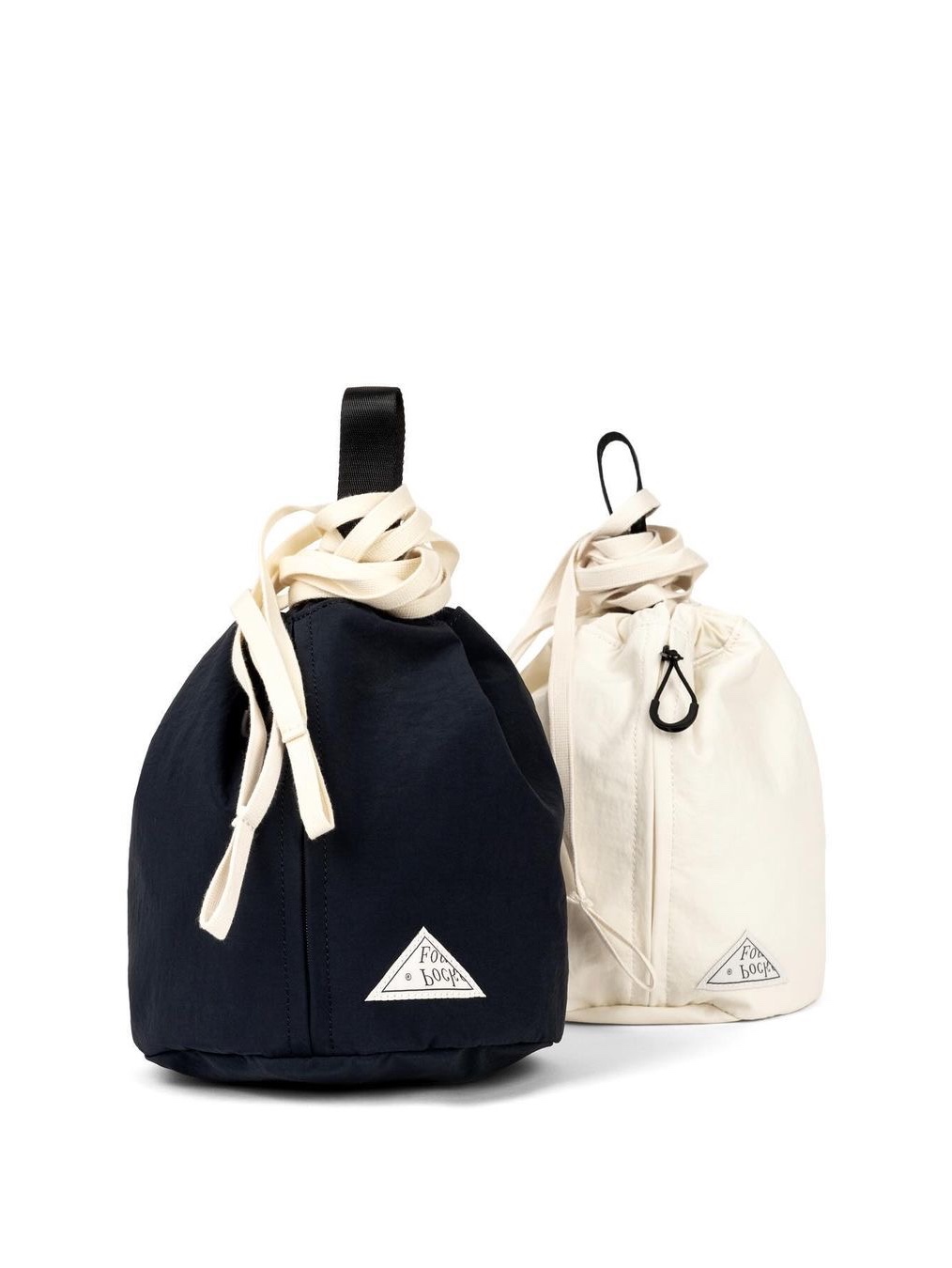 Found Pocket Lamp Bag Ivory, Found Pocket Lamp Bag Navy 착용 스타일 - 2