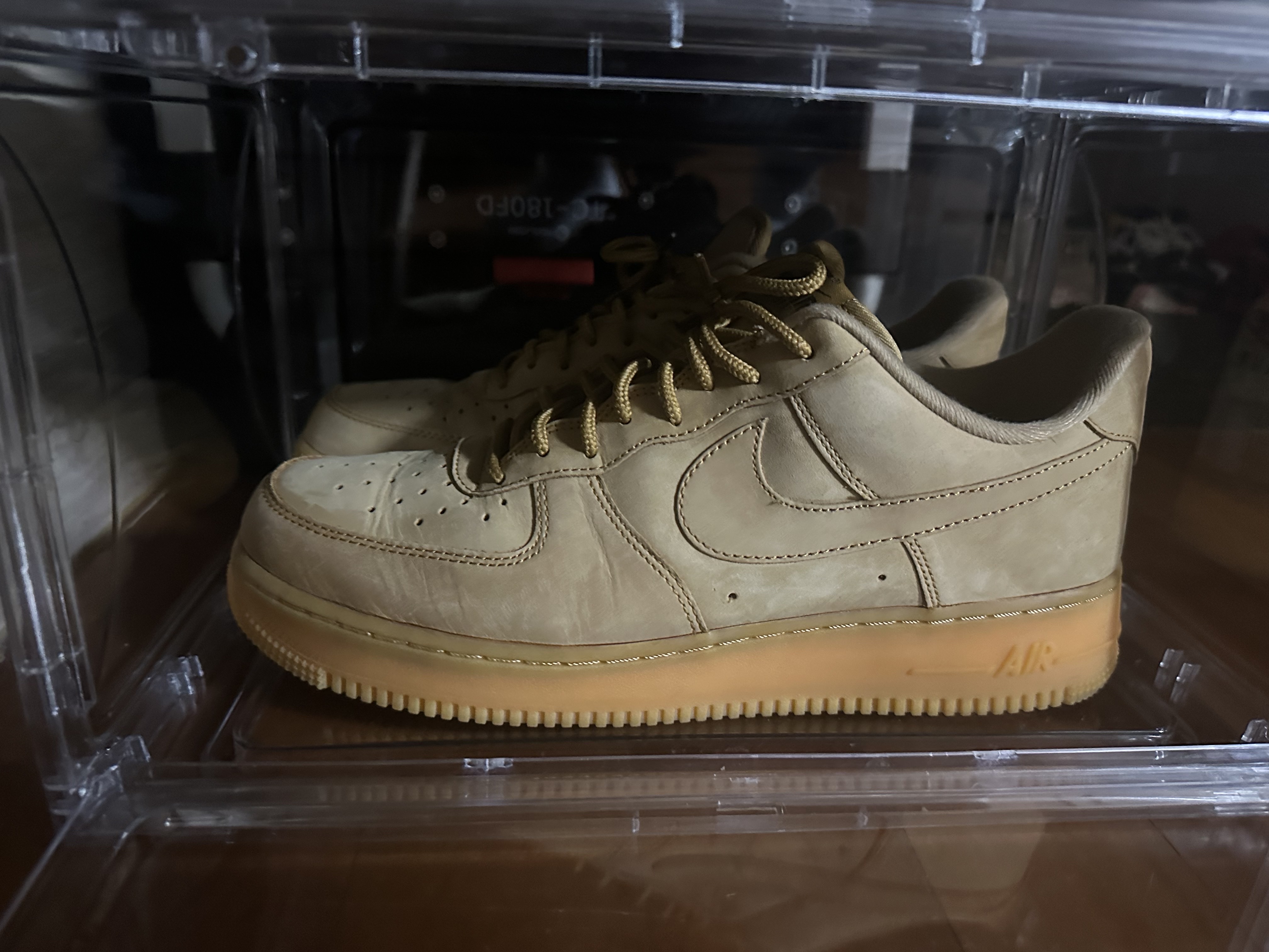 Nike Air Force 1 Low Flax 착용 스타일