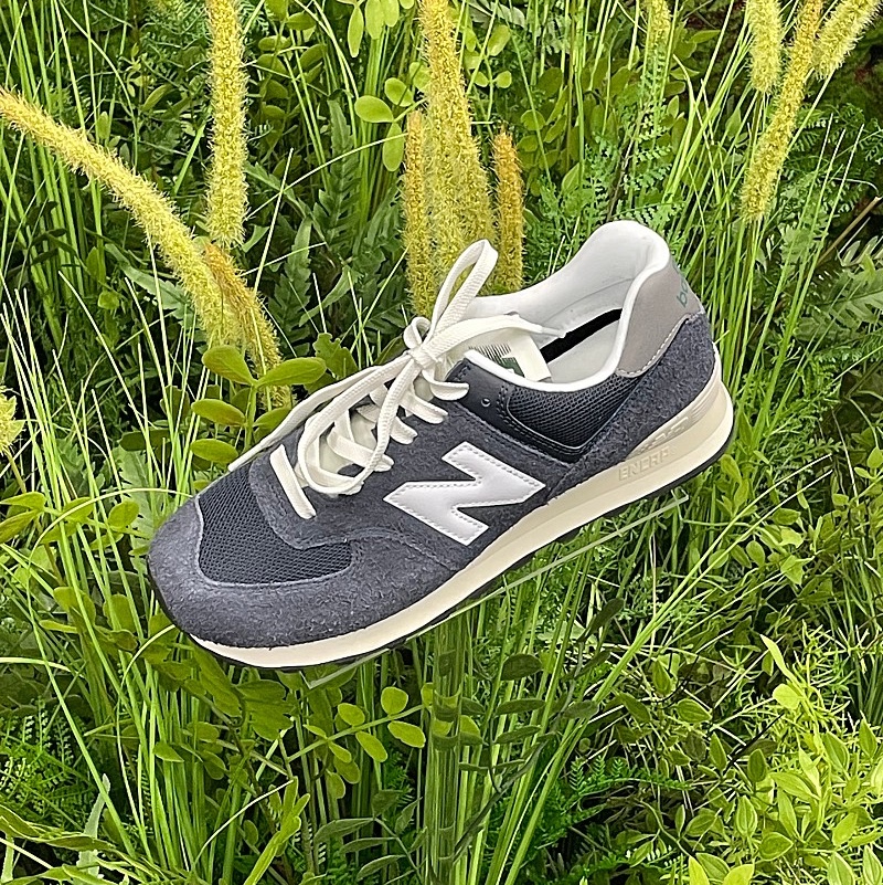 New Balance 574 Heritage Navy 착용 스타일