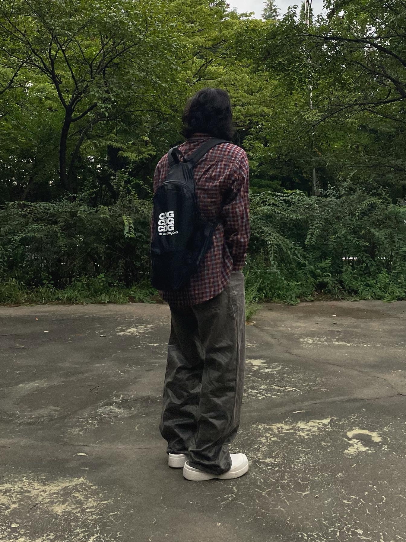 CDG Backpack Black 착용 스타일 - 2