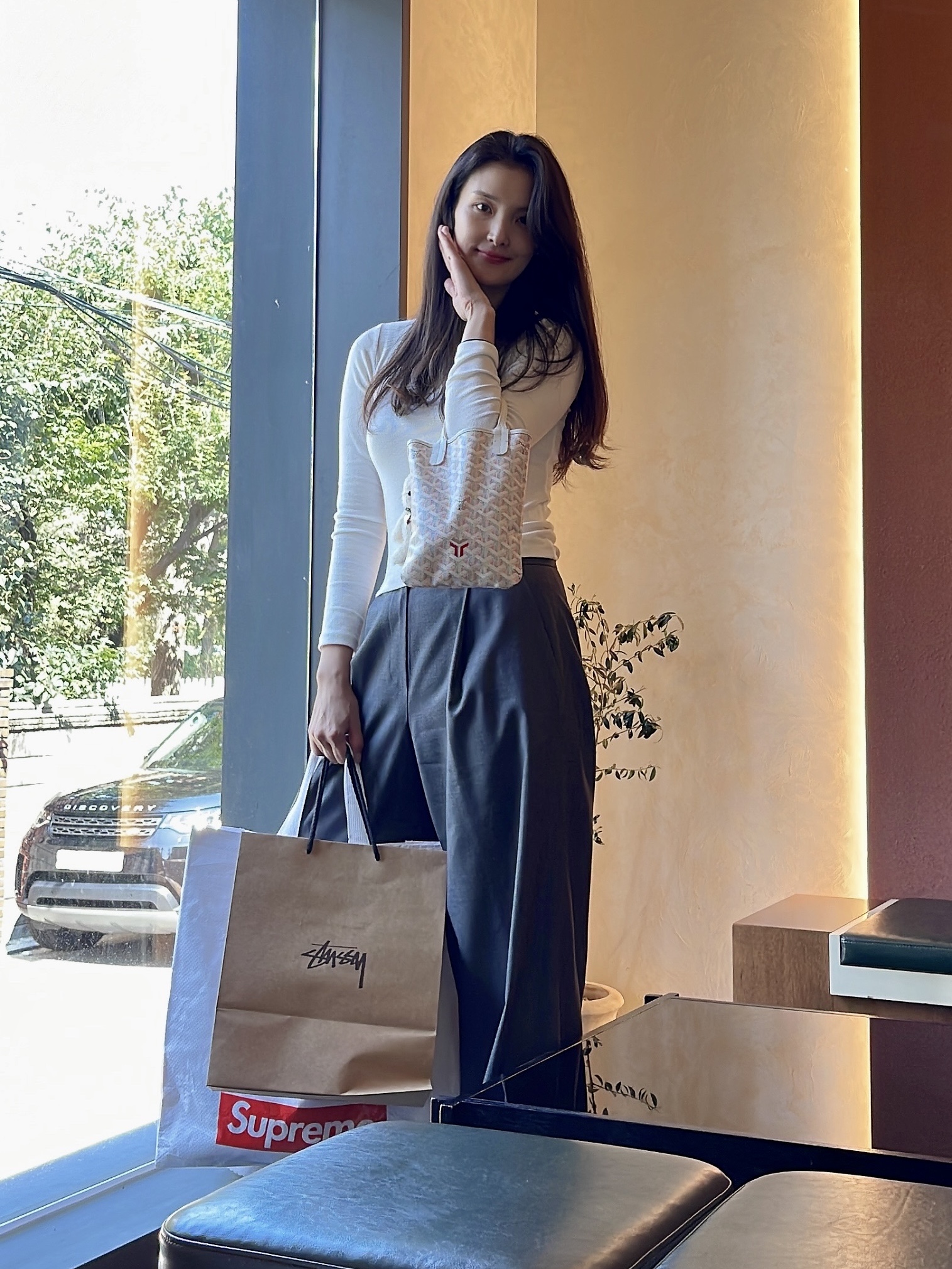 (W) Adidas Forum Bold Cloud White, Goyard Poitiers Claire-Voie Bag Powder Pink 착용 스타일 - 5