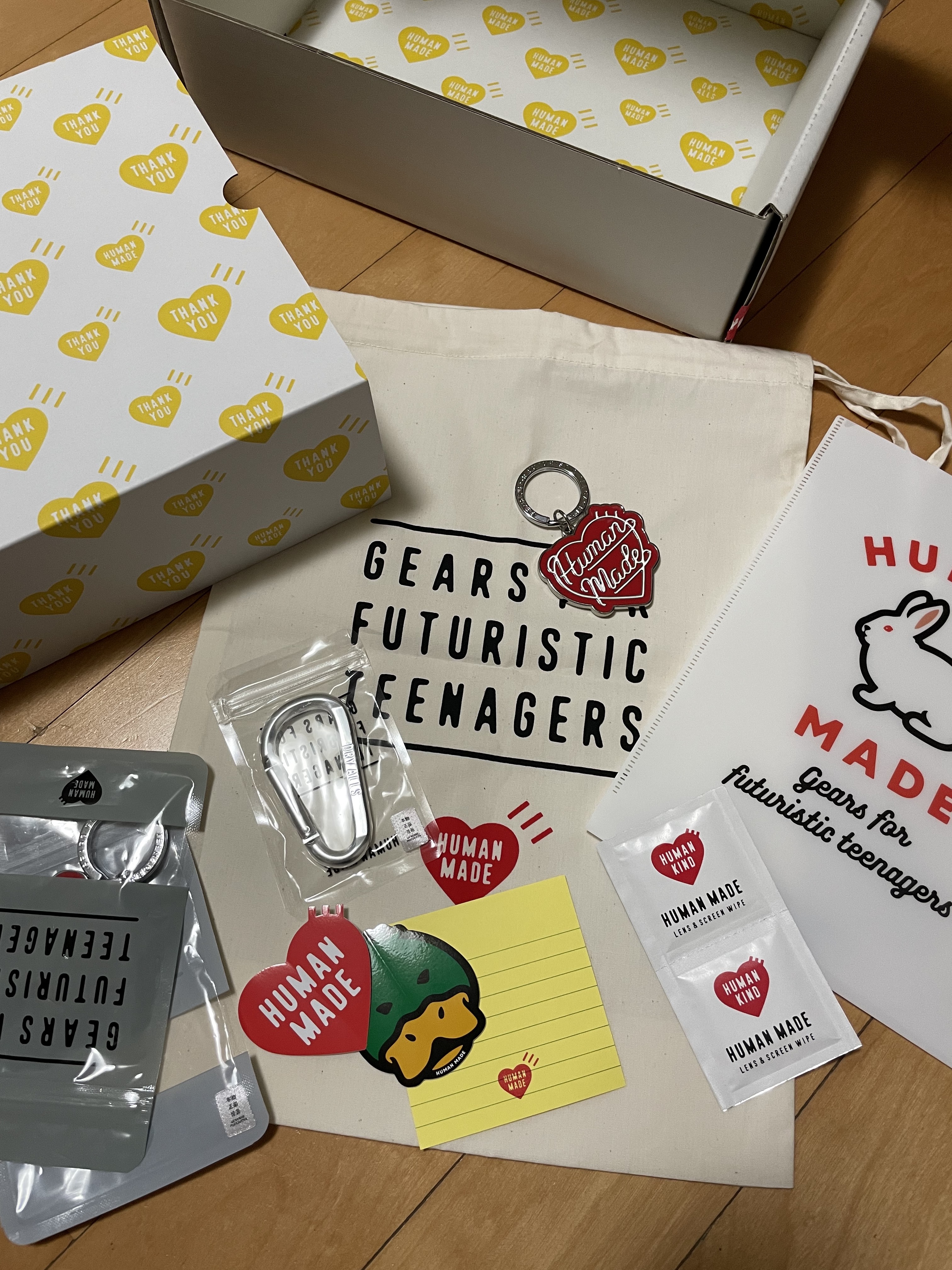Human Made Heart Keyring Red 착용 스타일