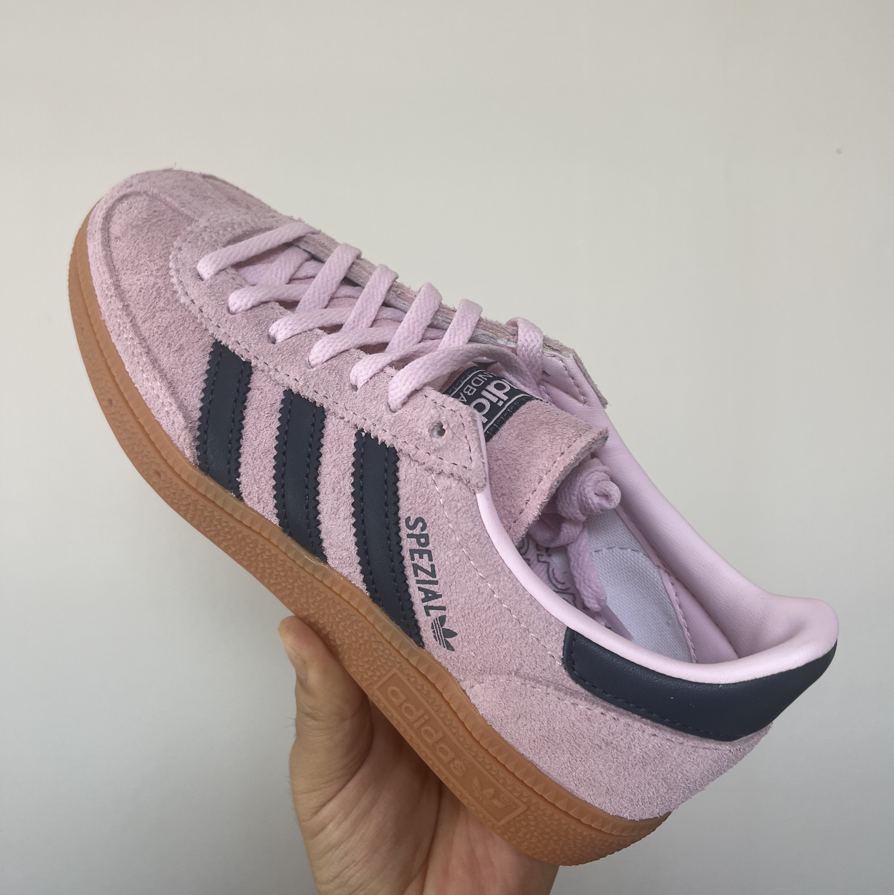 (W) Adidas Spezial Handball Clear Pink 착용 스타일 - 2