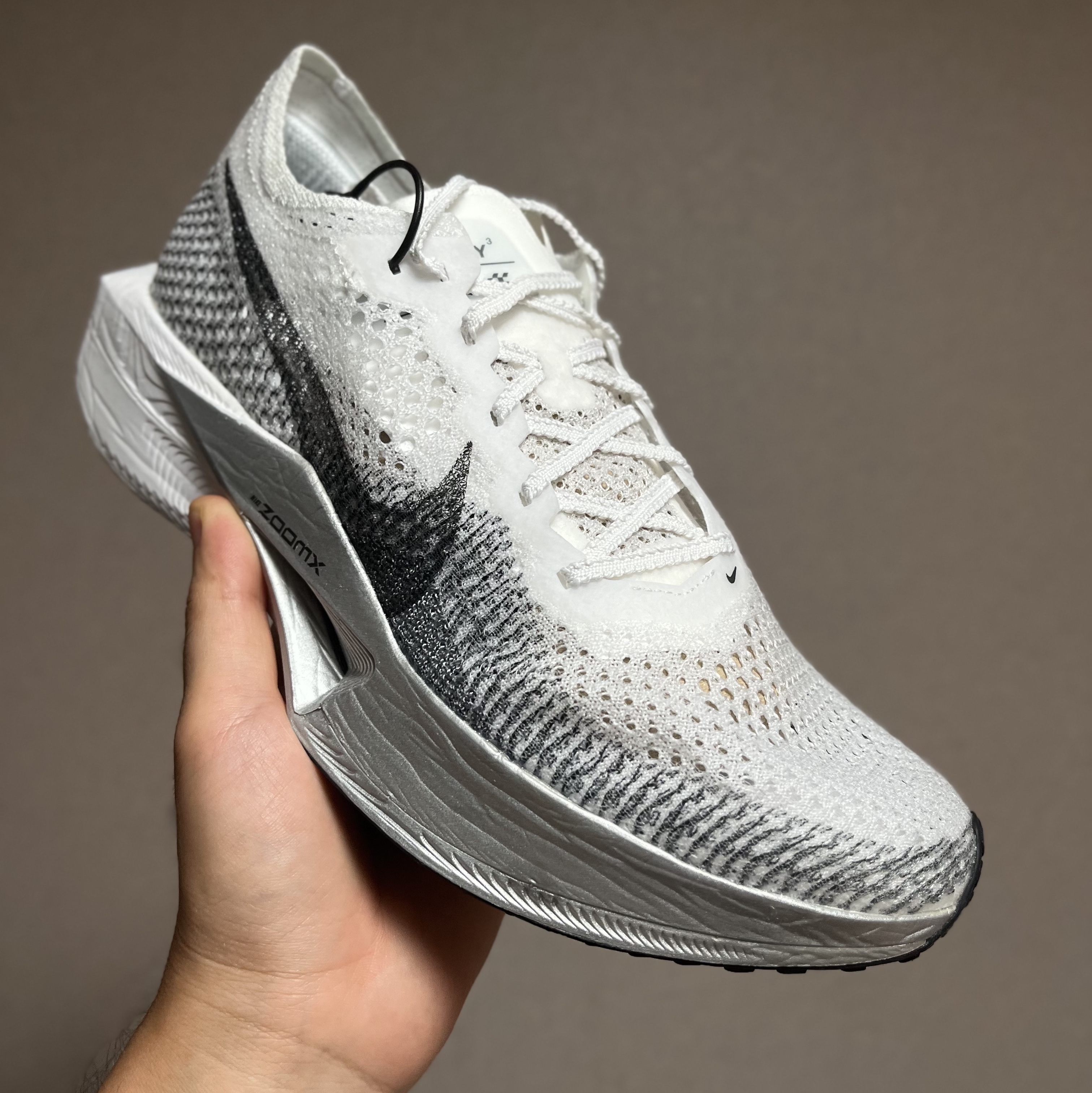 Nike ZoomX Vaporfly Next% 3 White Grey 착용 스타일