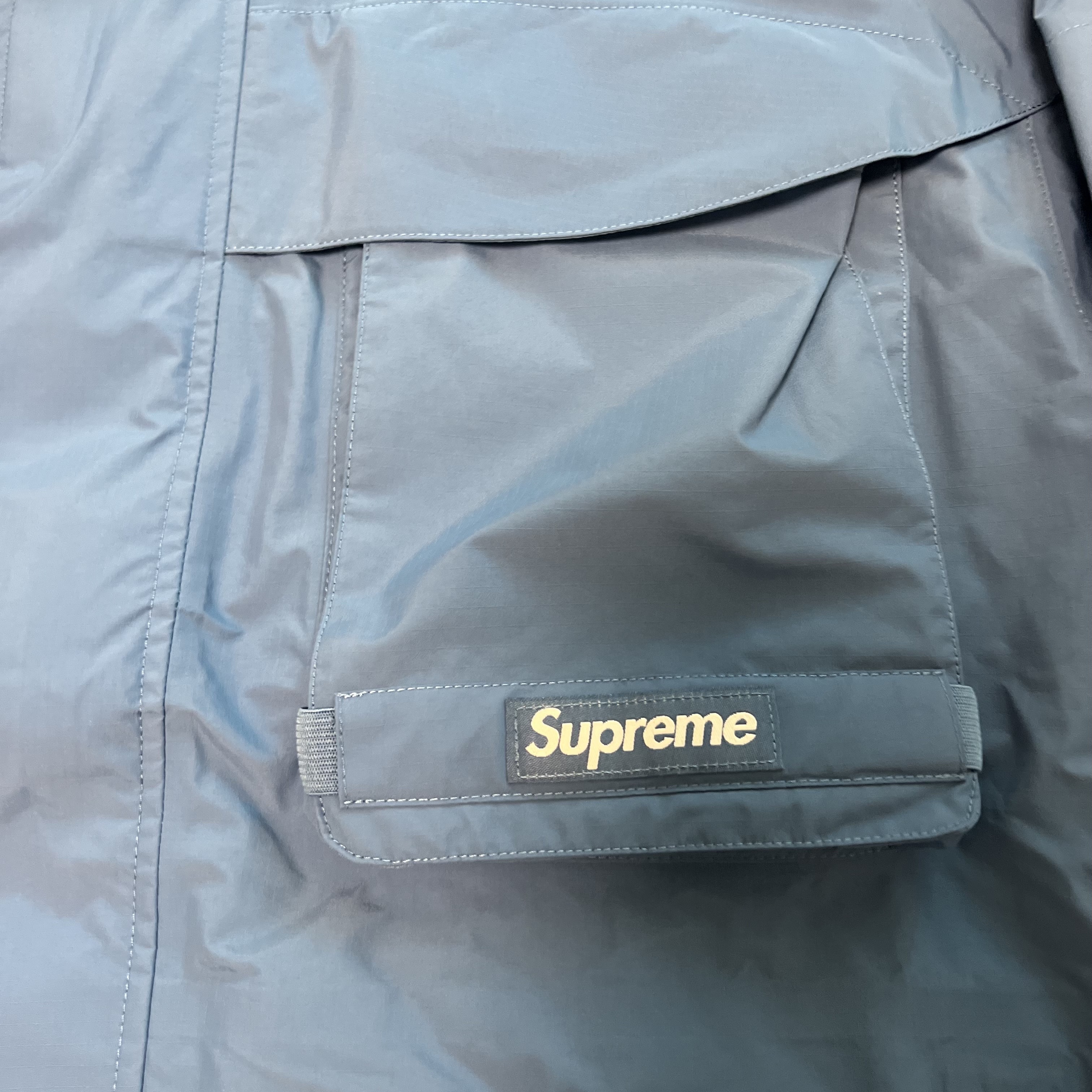 Supreme Gore-Tex Paclite Lightweight Shell Jacket Blue - 23SS 착용 스타일 - 3
