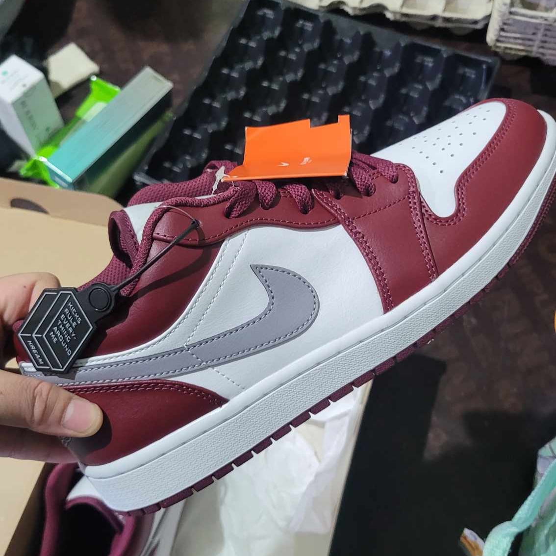 Jordan 1 Low Cherrywood Red 착용 스타일