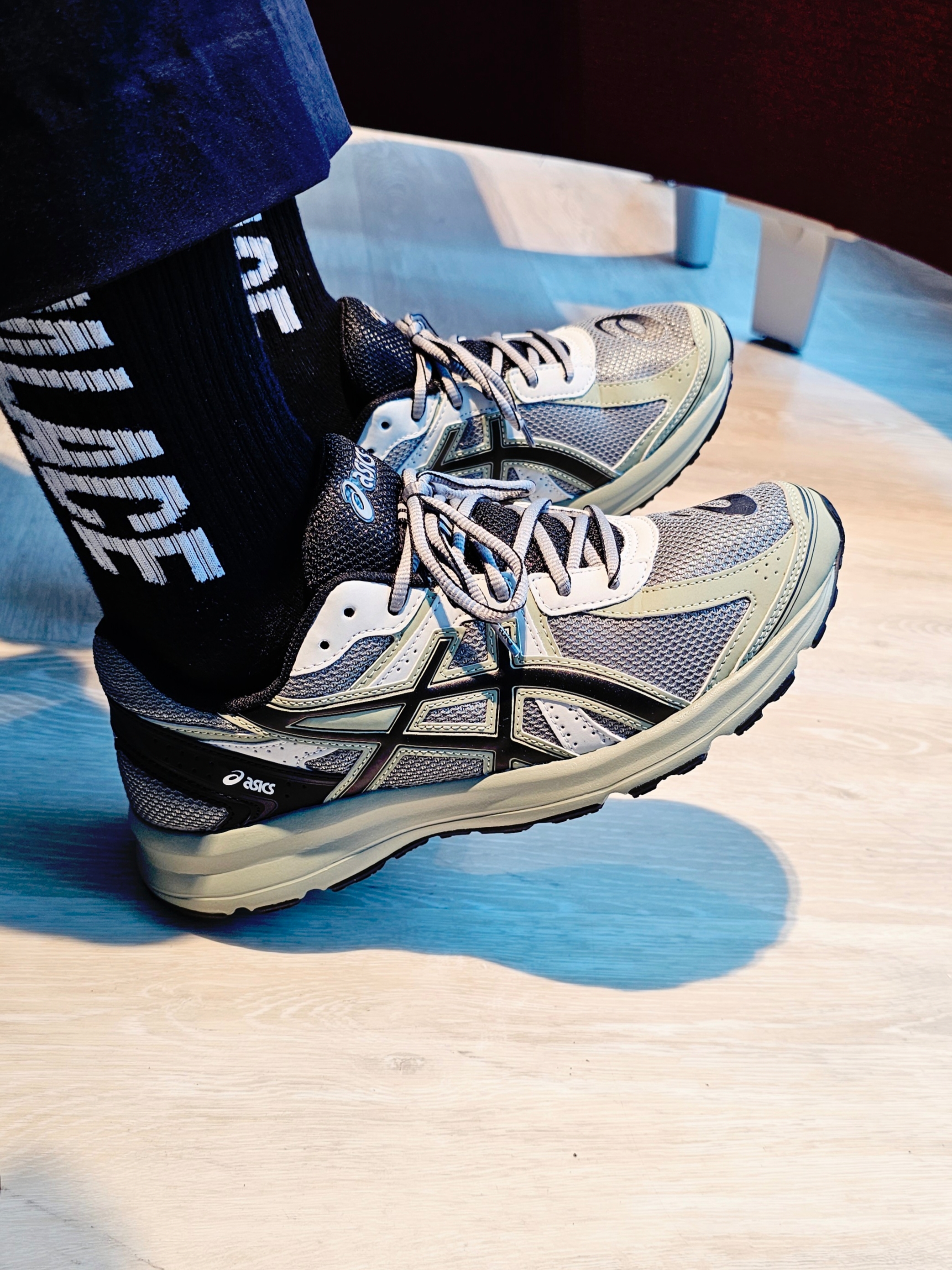 Asics Jog 100 S Sheet Rock - 2E Wide 착용 스타일