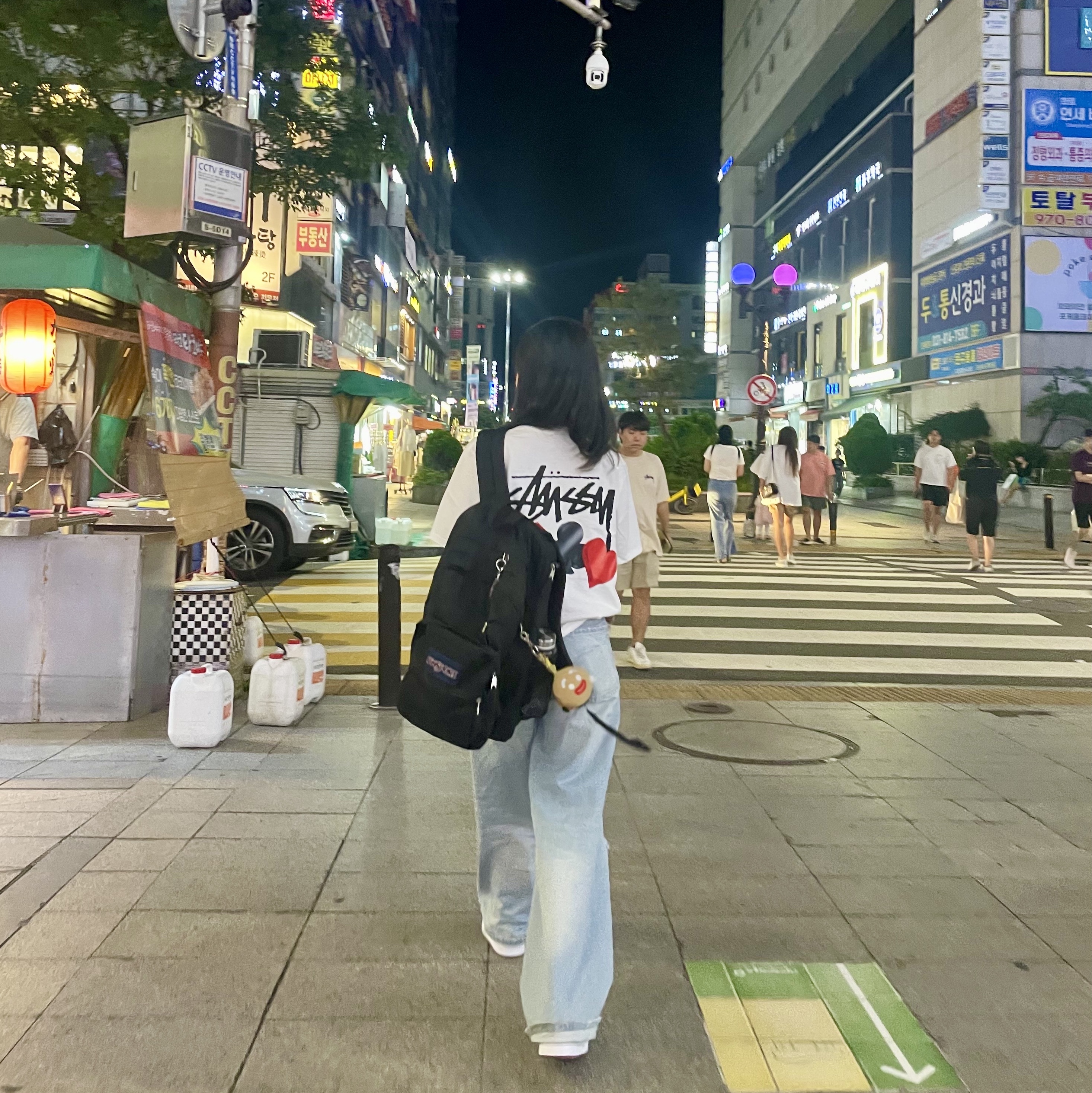 Stussy Suits T-Shirt White 착용 스타일 - 2