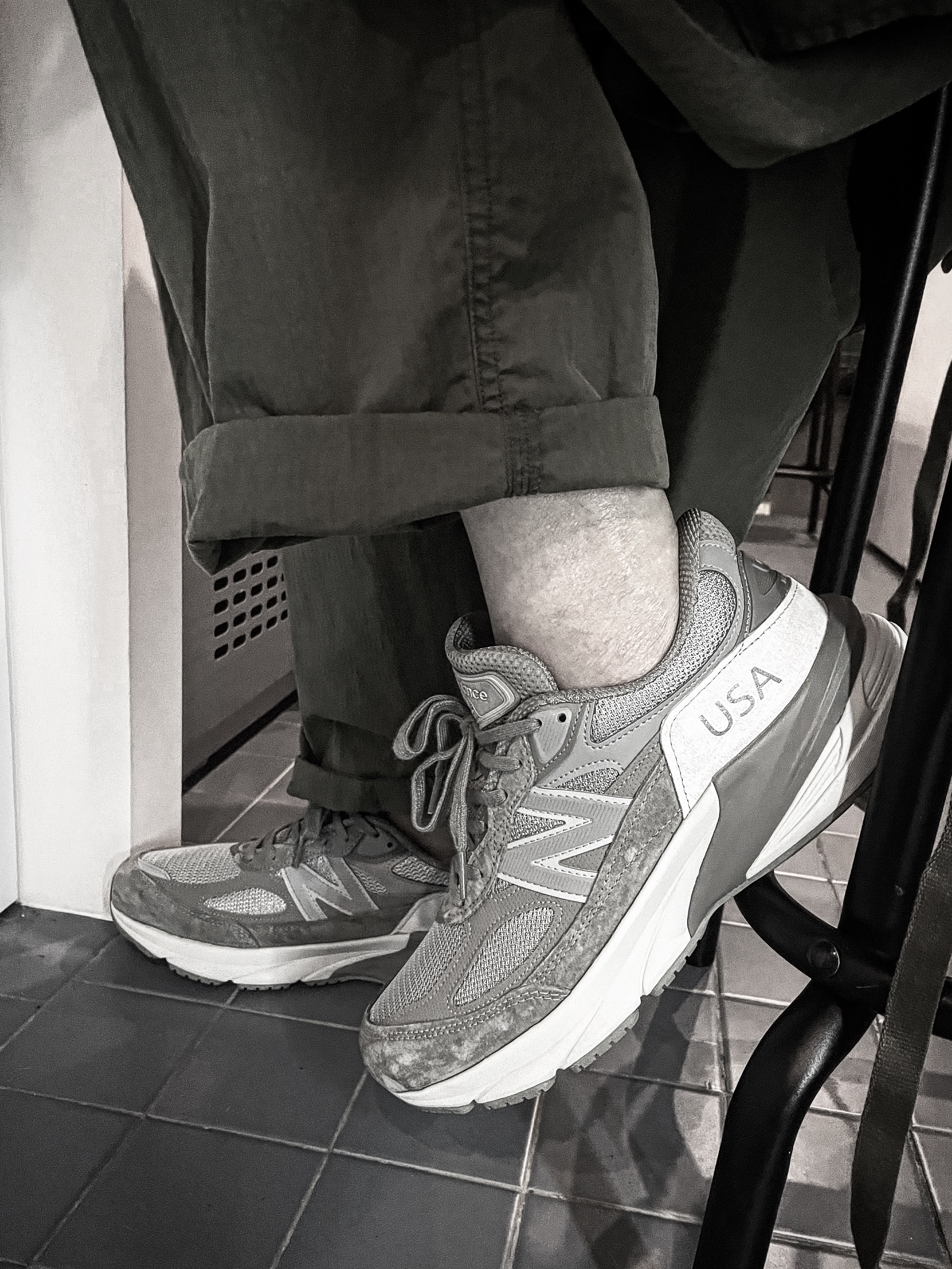 New Balance x WTAPS 990v6 Made in USA Moon Mist Mirage Gray 착용 스타일 - 2