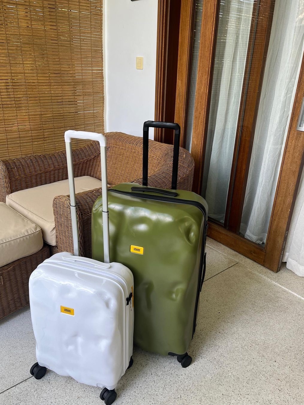 CRASH BAGGAGE Icon Stripe 31inch Smoke Grey, CRASH BAGGAGE Icon 21inch Olive 착용 스타일 - 3