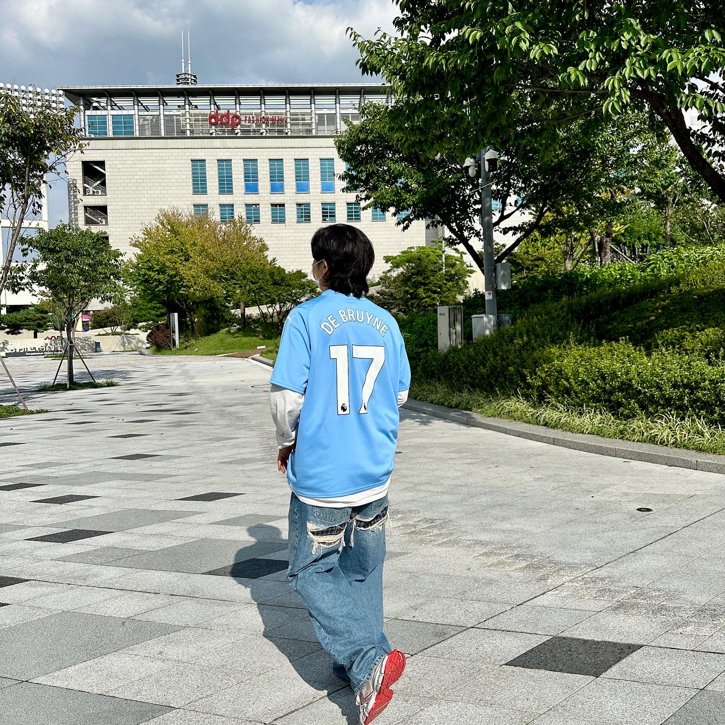 Puma Manchester City 2023/24 Home Jersey Team Light Blue Kevin De Bruyne (Premier League Full Marking Ver.), Balenciaga 3XL Sneakers White Red 착용 스타일 - 1