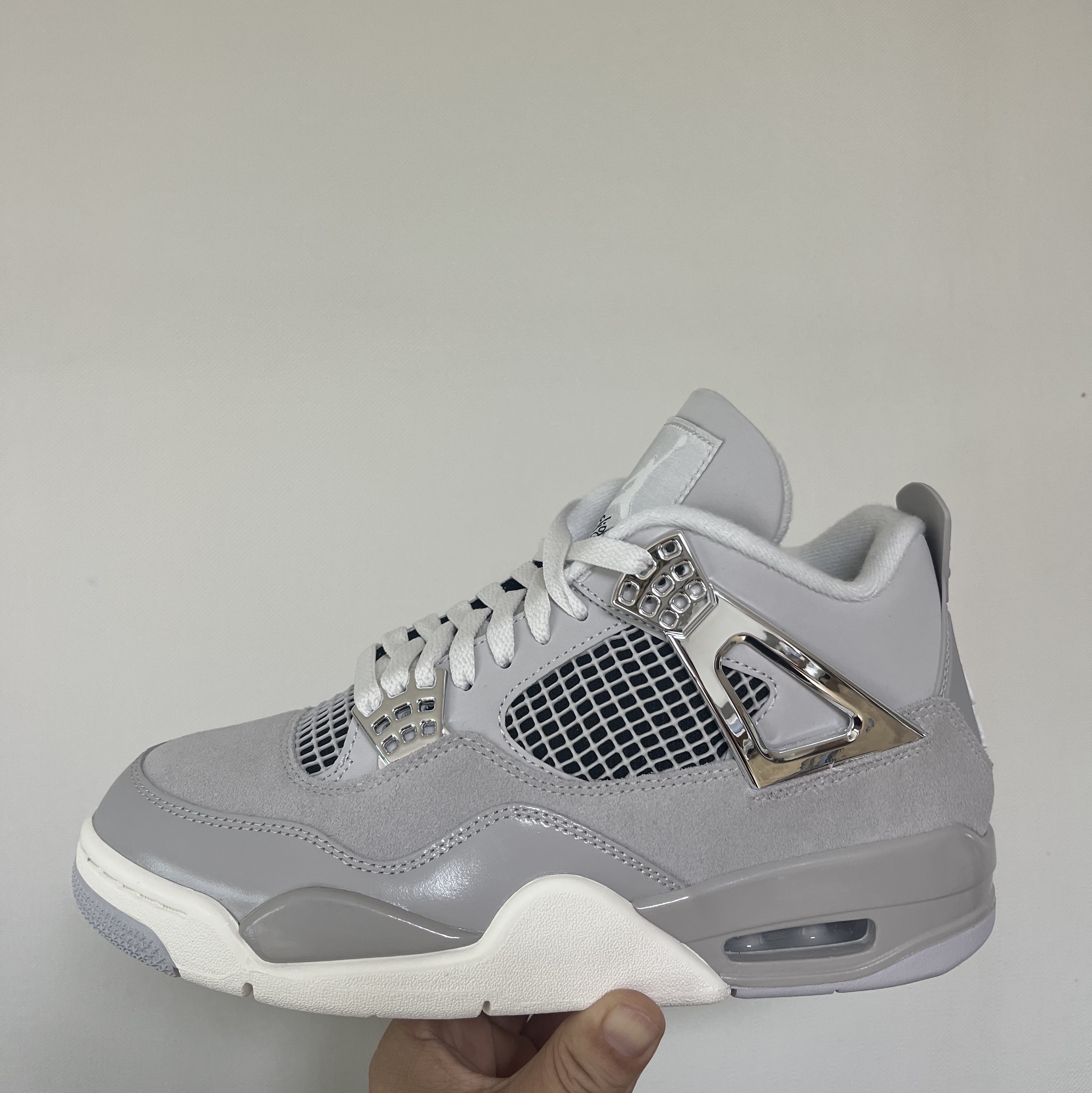 (W) Jordan 4 Retro Frozen Moments 착용 스타일 - 1