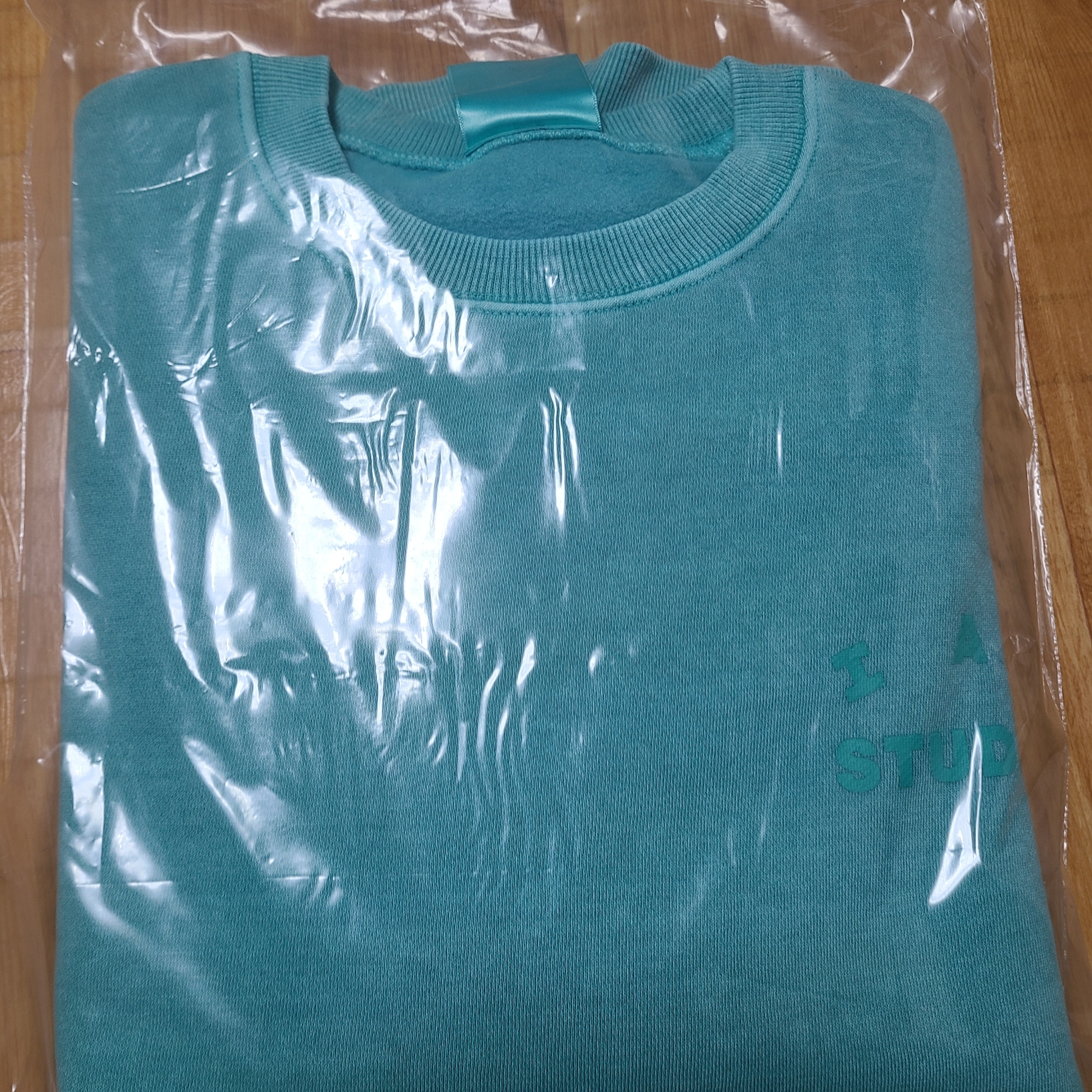 IAB Studio Pigment Sweatshirt Jade 착용 스타일