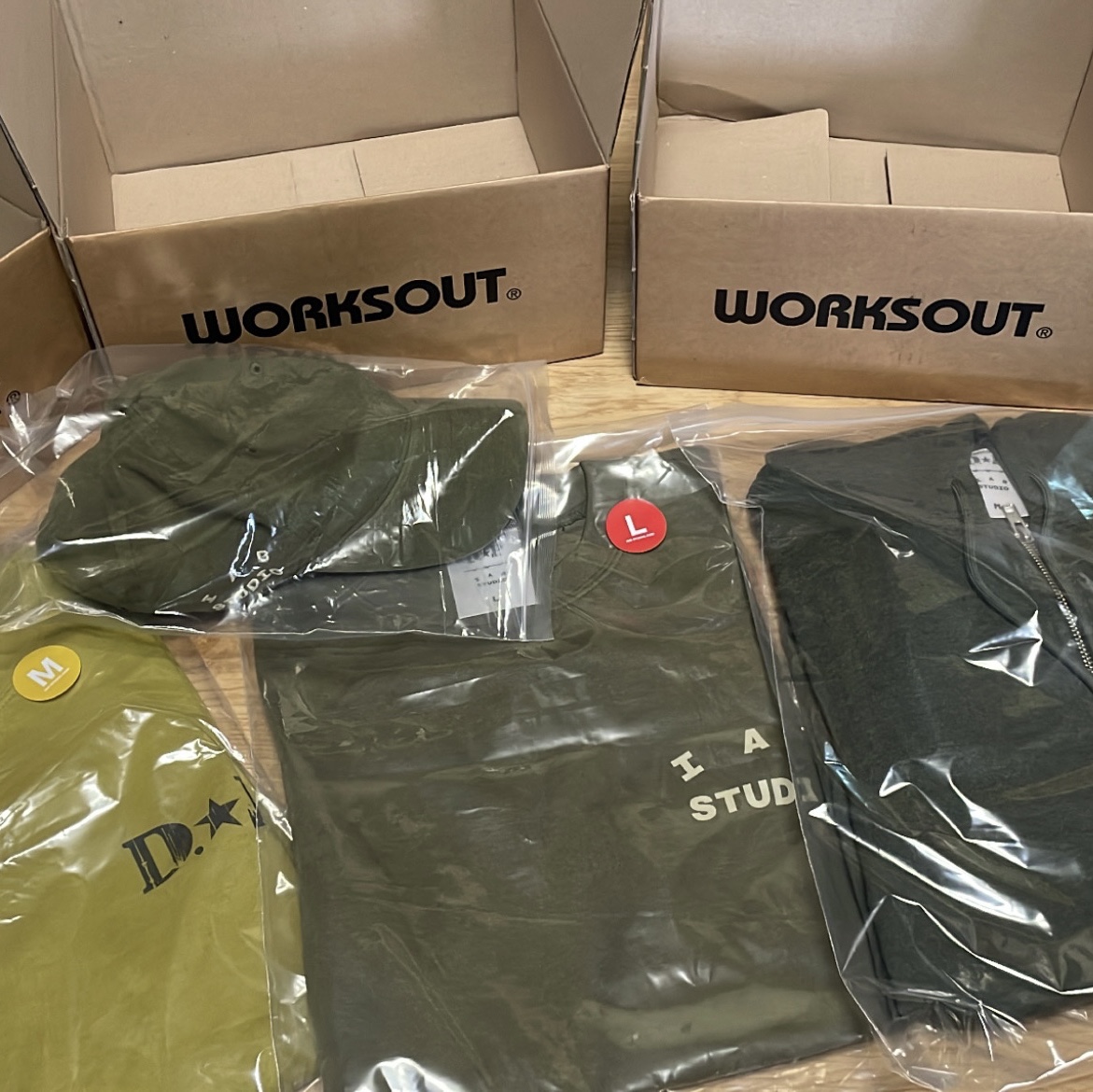 IAB Studio x D.P. T-Shirt Army Green, IAB Studio x D.P. Washed Cap Ash Green 착용 스타일 - 2