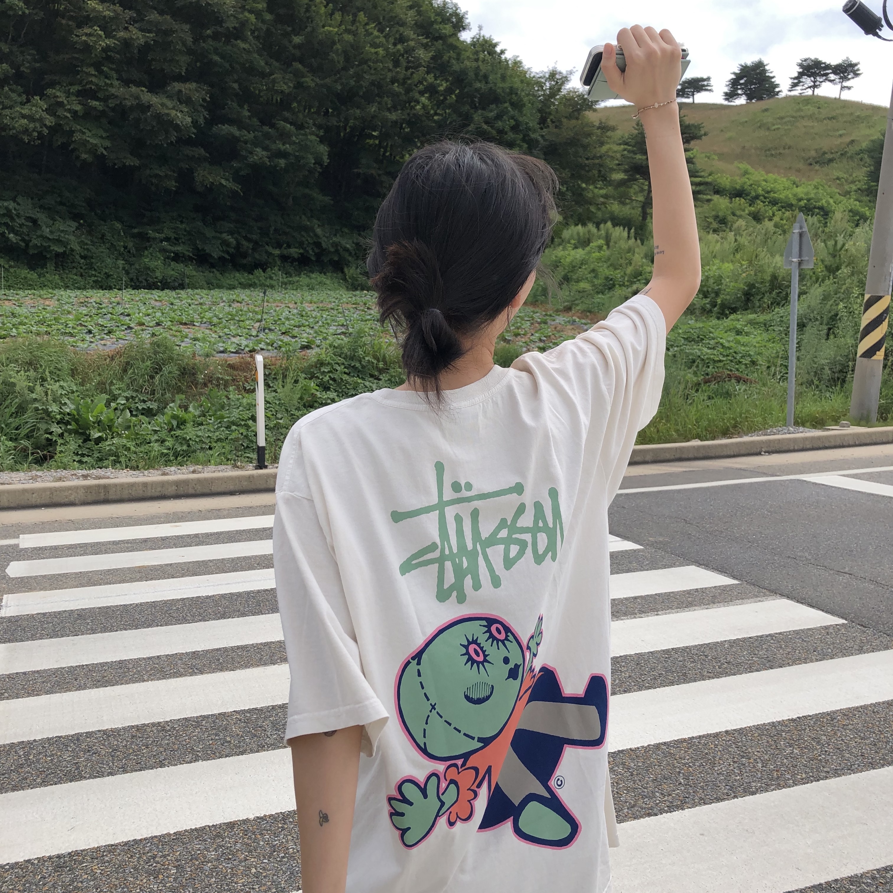 Stussy Dollie Pigment Dyed T-Shirt Natural 착용 스타일