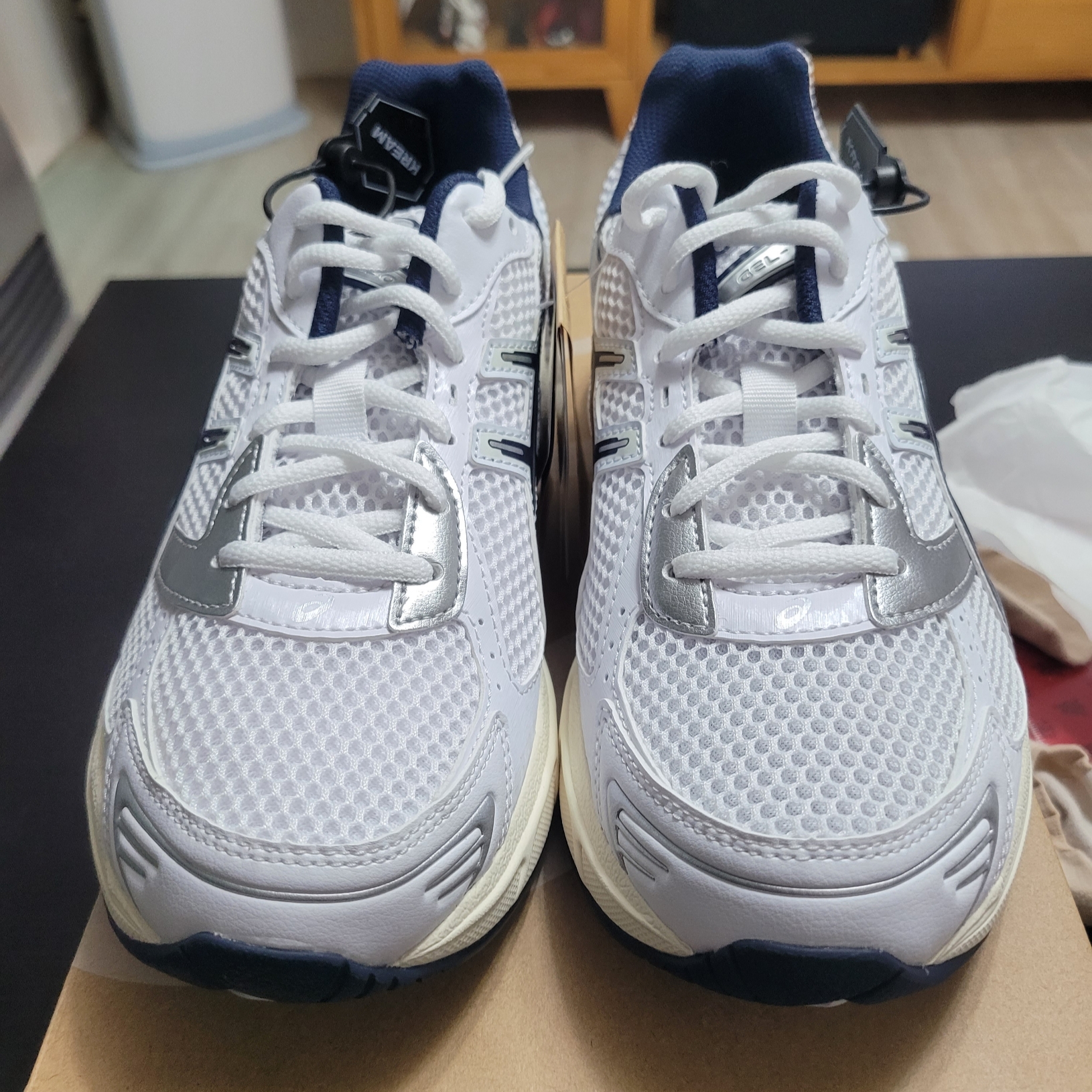 (W) Asics Gel-1130 White Midnight 착용 스타일 - 2