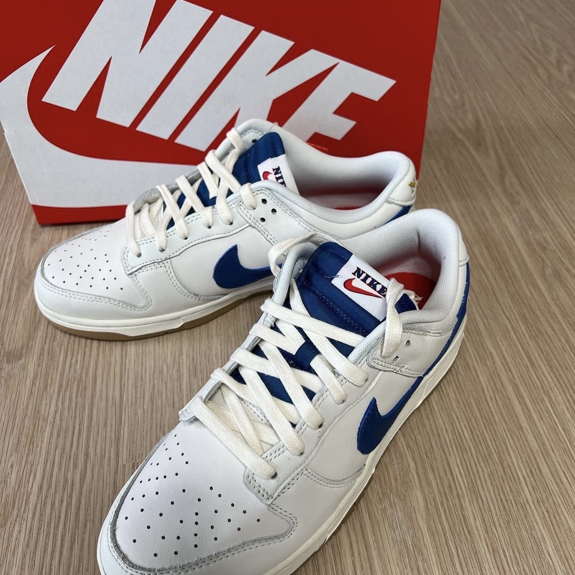 Nike Dunk Low SE Sail Dark Marina Blue 착용 스타일