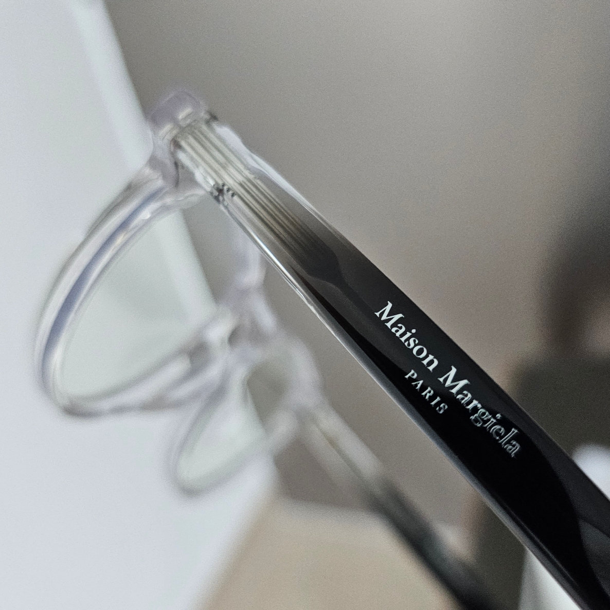 Gentle Monster x Maison Margiela MM009S Clear Black Gradient 착용 스타일