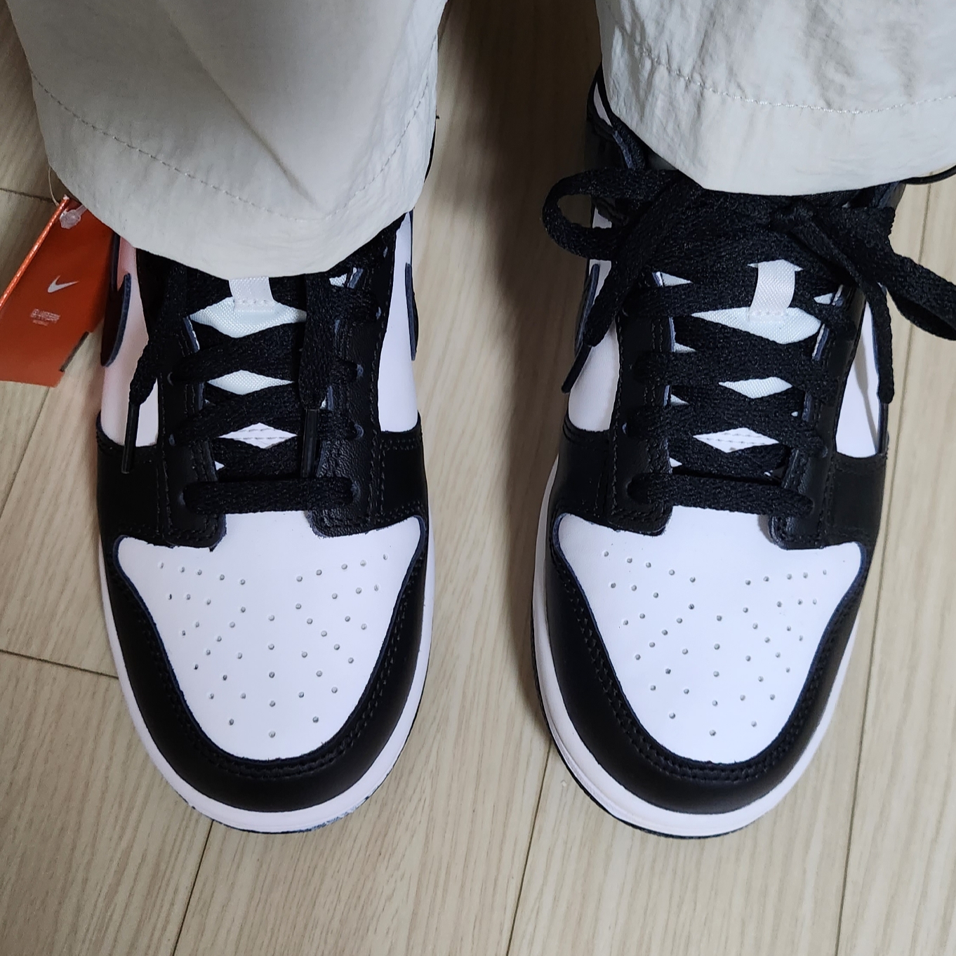 (GS) Nike Dunk Low Black 착용 스타일 - 2
