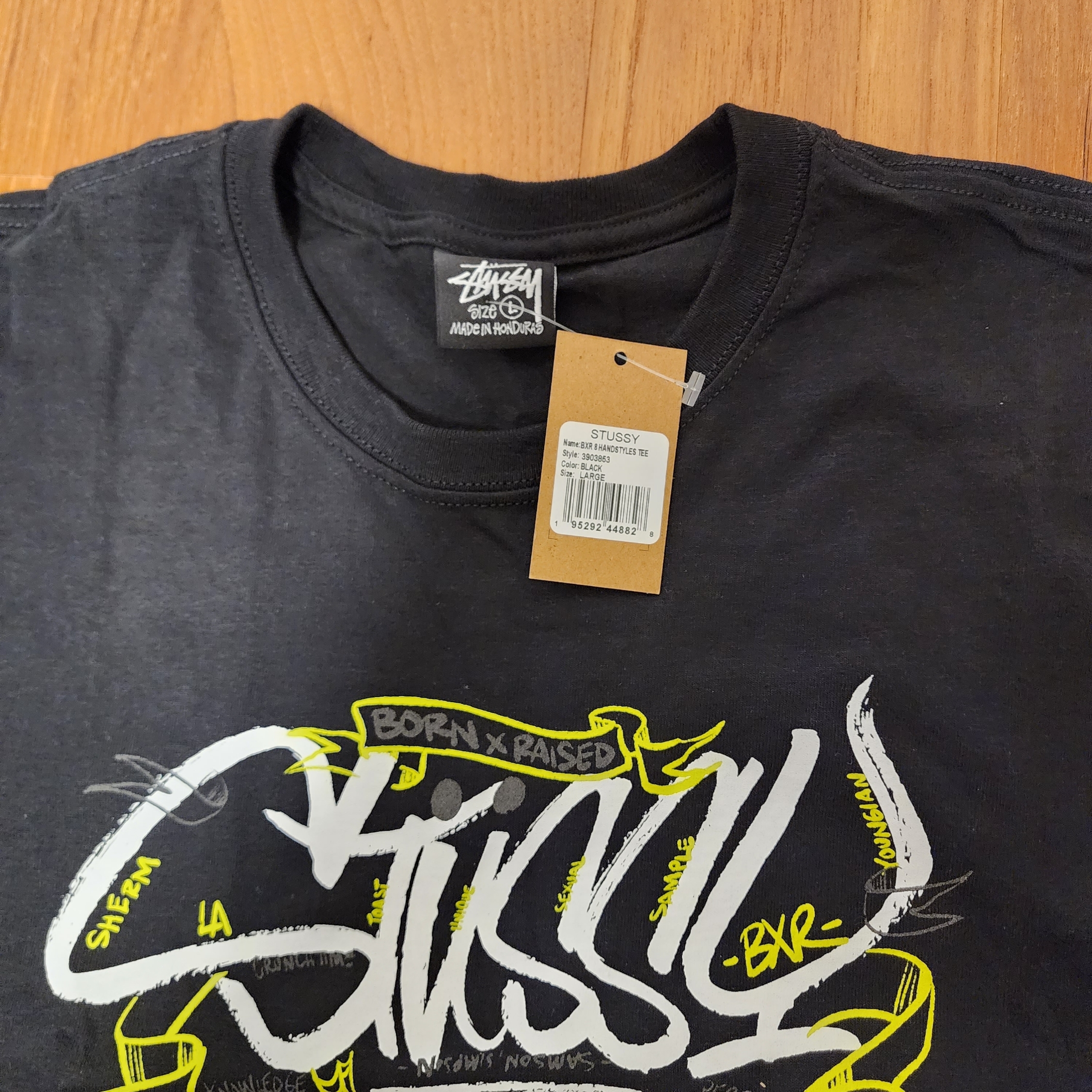 Stussy x Born X Raised Handstyles T-Shirt Black 착용 스타일 - 3