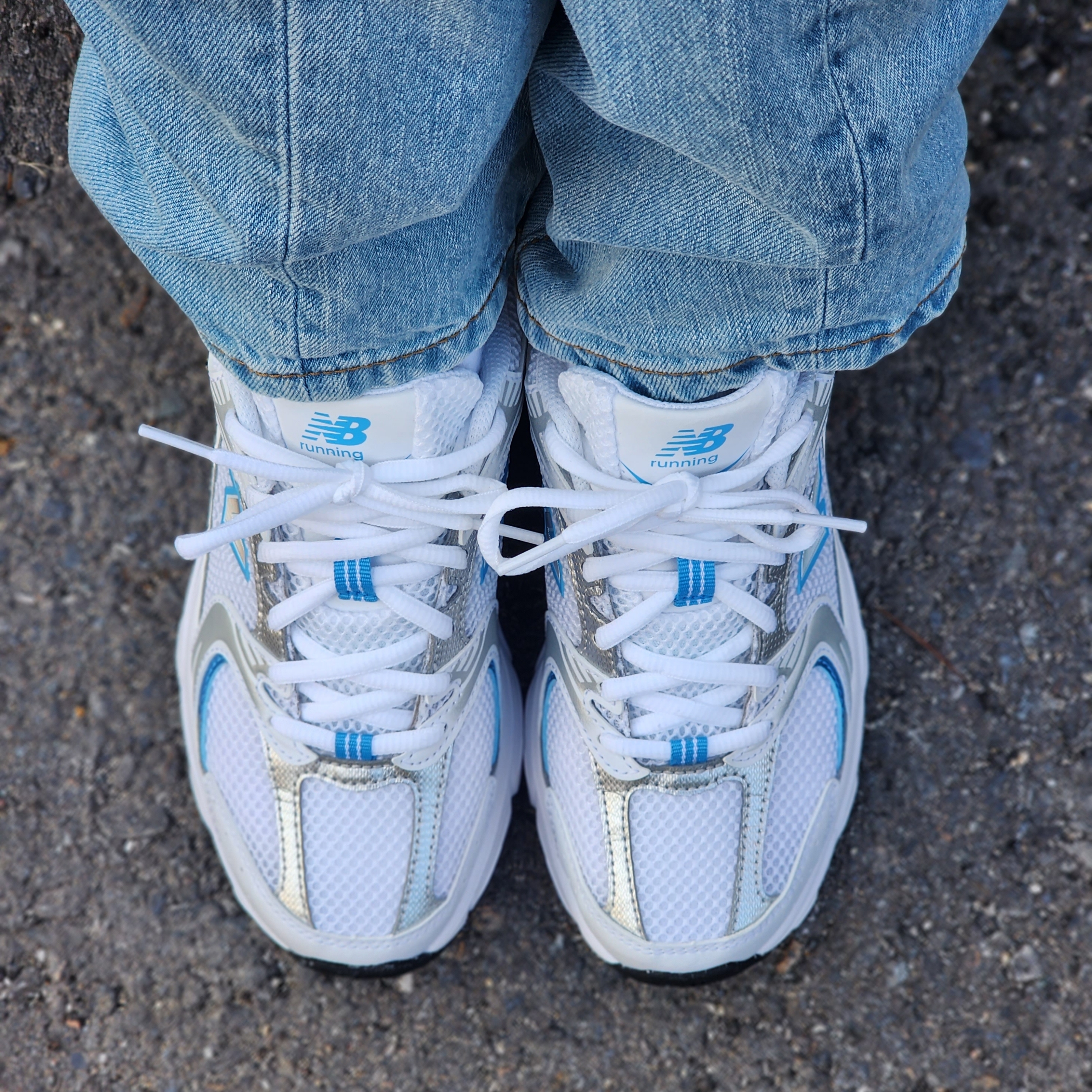 New Balance 530 Sky Blue 착용 스타일 - 3