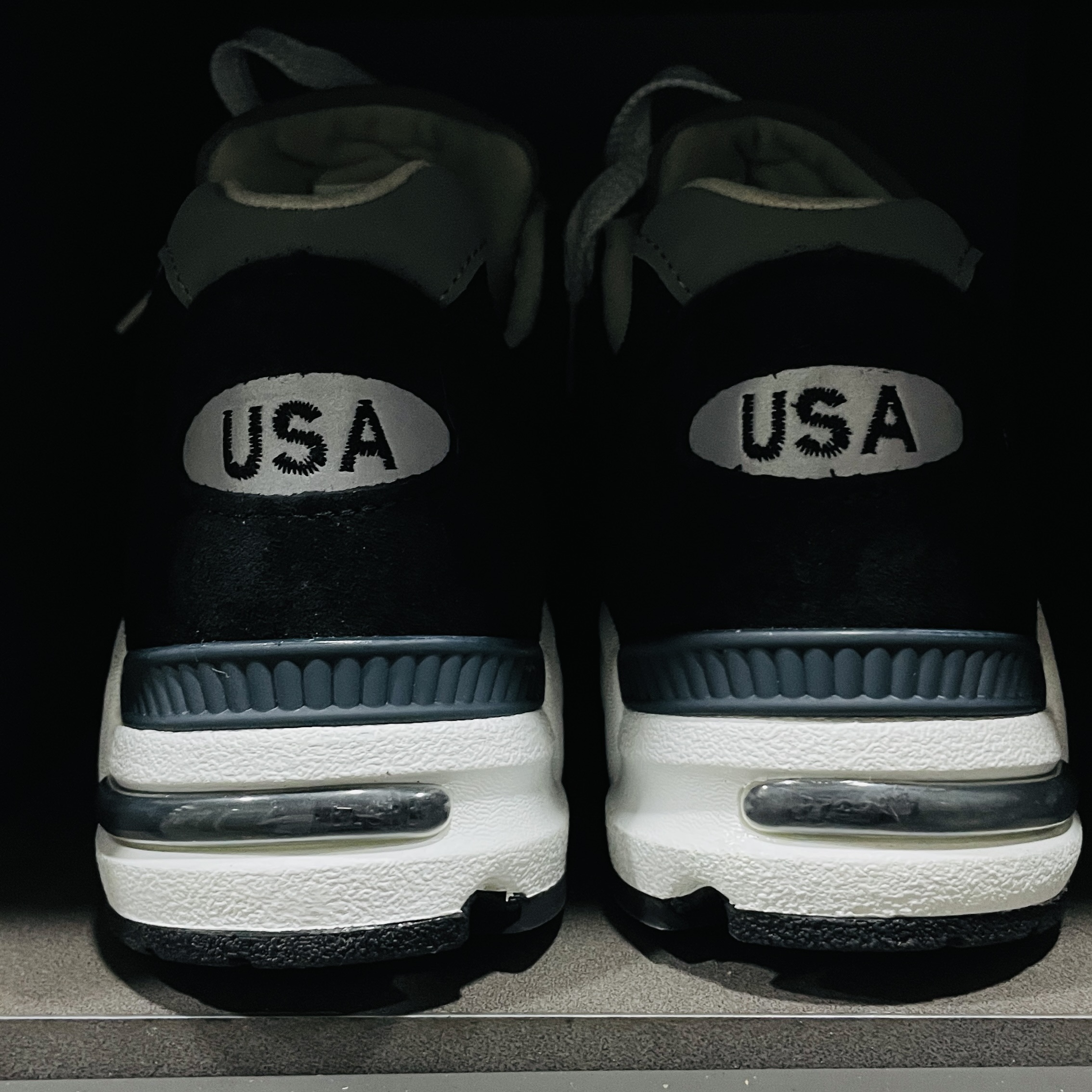 New Balance 990v2 Made in USA Black 착용 스타일 - 2