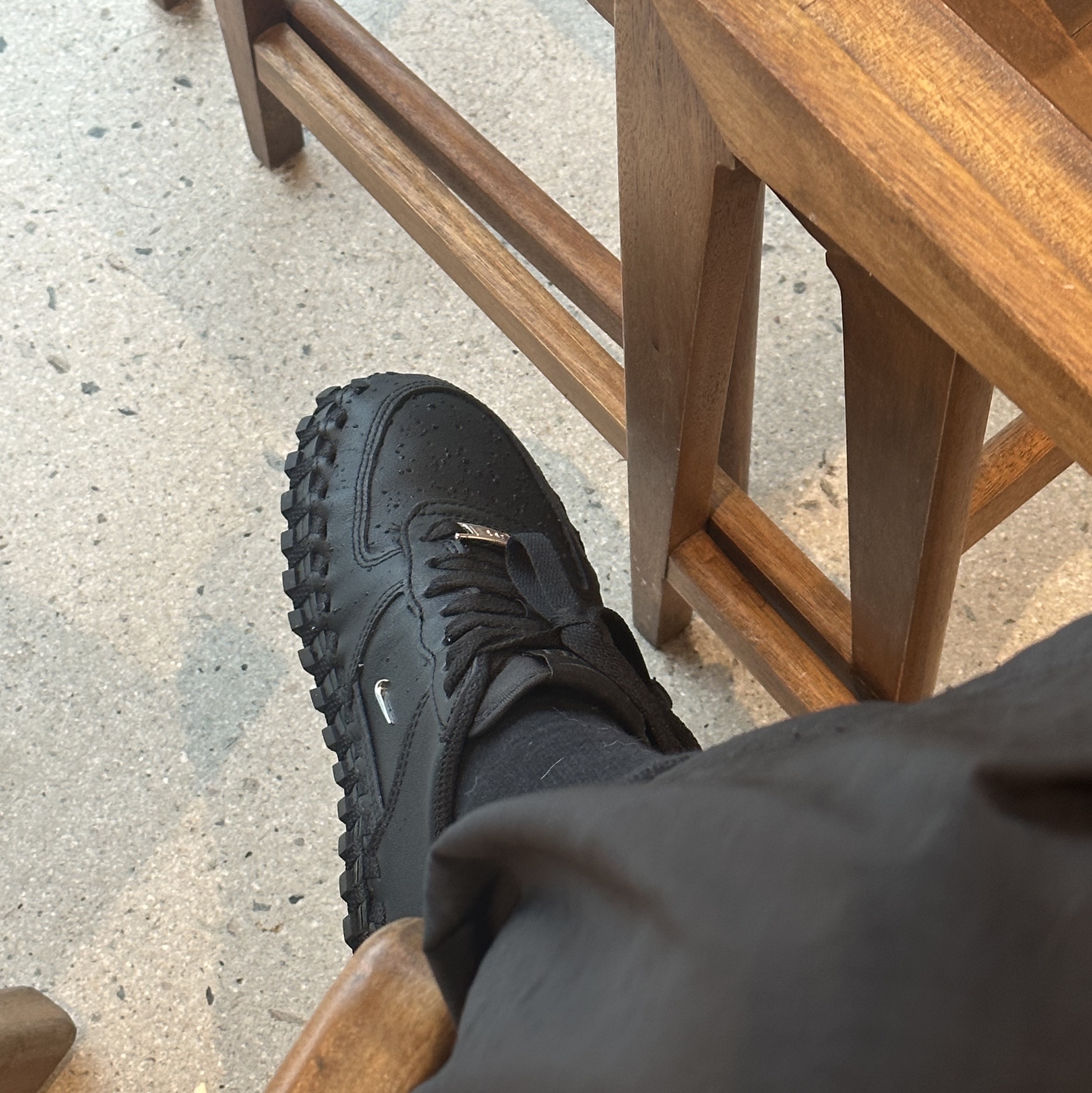 Nike x Jacquemus J Force 1 Low LX SP Black 착용 스타일 - 2