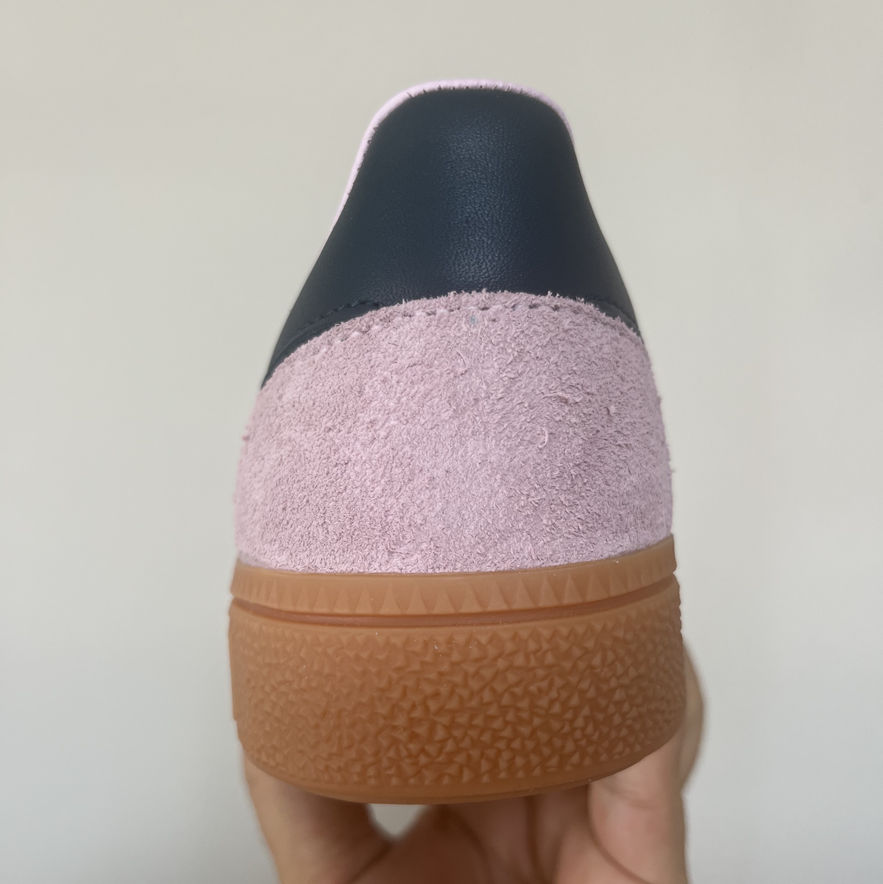 (W) Adidas Spezial Handball Clear Pink 착용 스타일 - 3