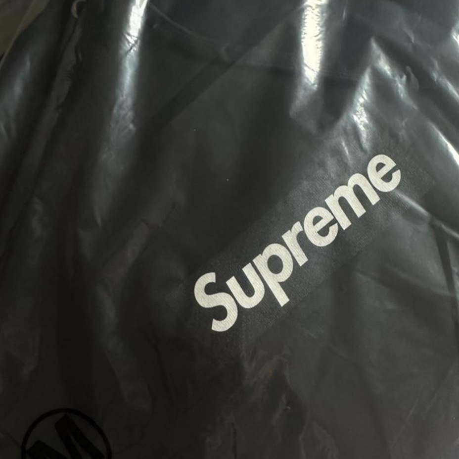 Supreme Seoul Box Logo Hooded Sweatshirt Black - 23FW 착용 스타일