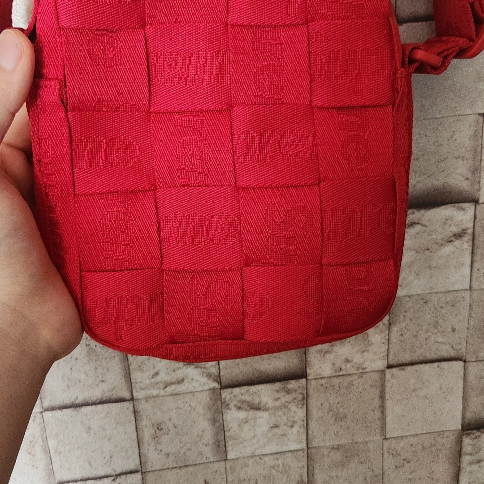 Supreme Woven Shoulder Bag Red - 23SS 착용 스타일