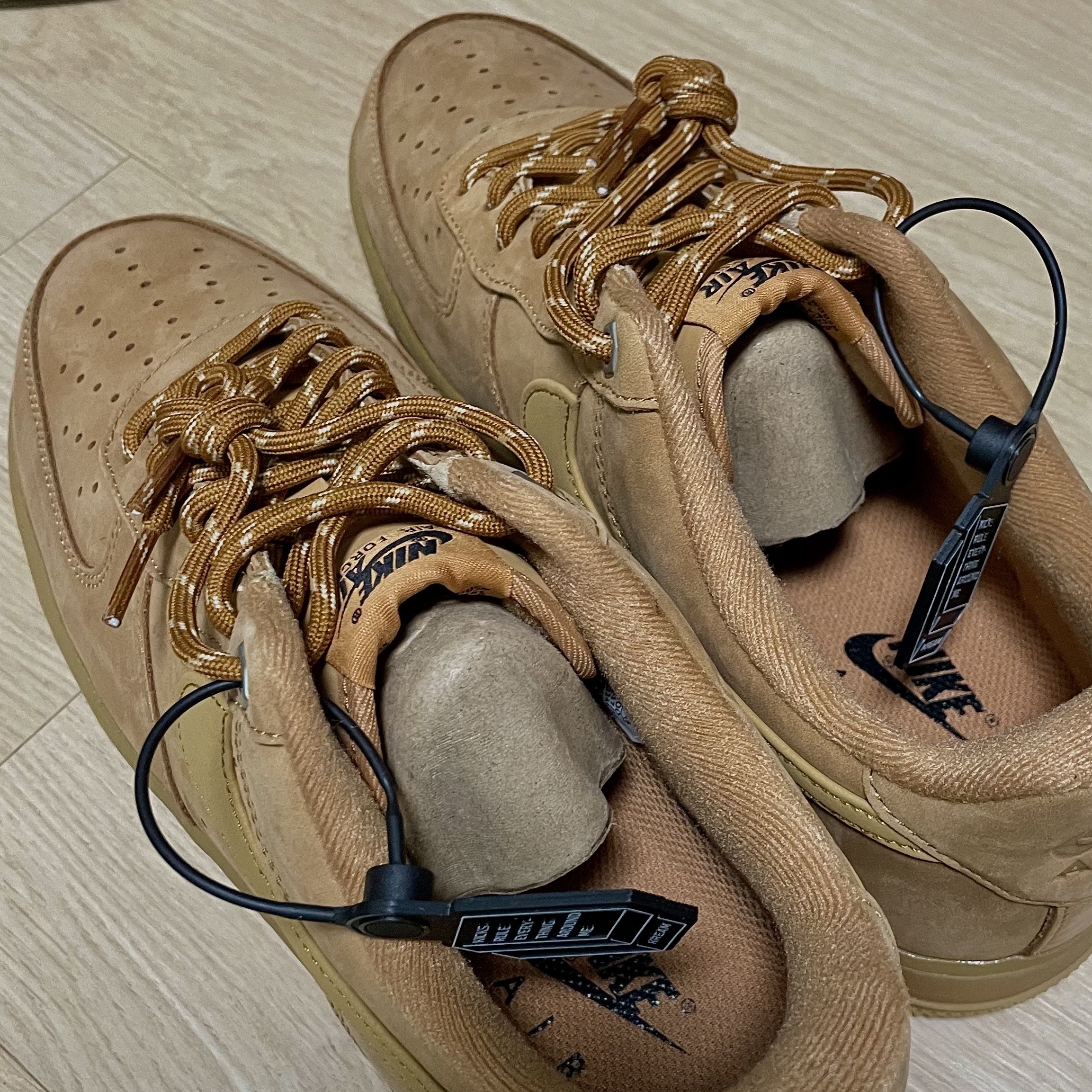 Nike Air Force 1 '07 WB Flax 착용 스타일