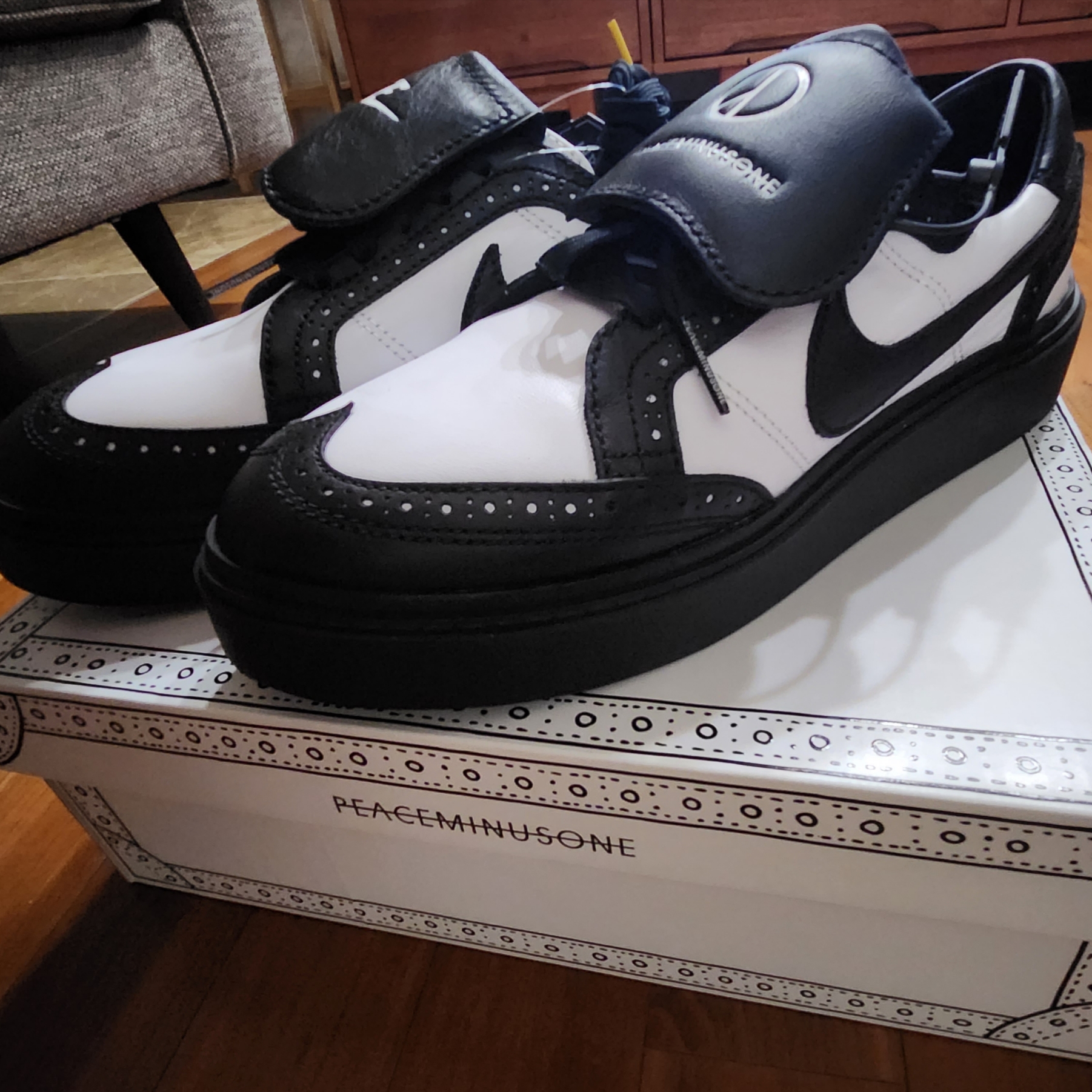 Nike x Peaceminusone Kwondo1 Black and White 착용 스타일 - 1