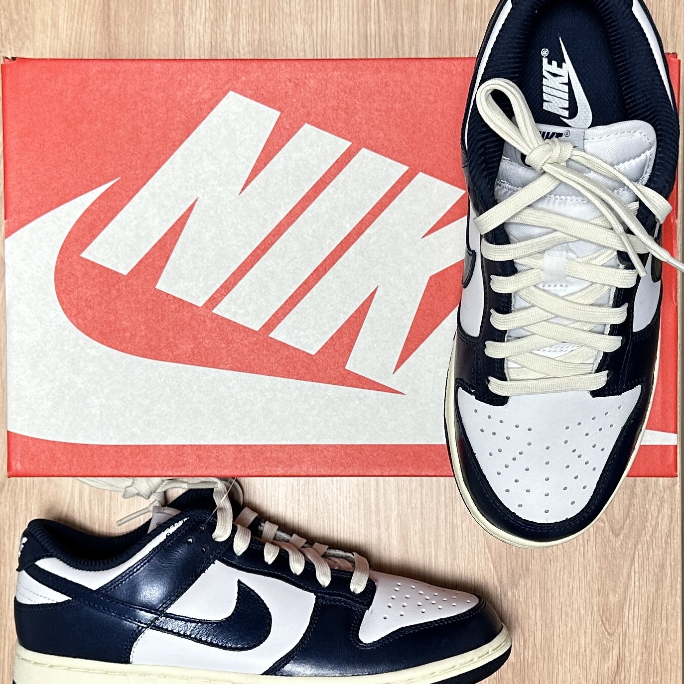 (W) Nike Dunk Low PRM Midnight Navy and White 착용 스타일