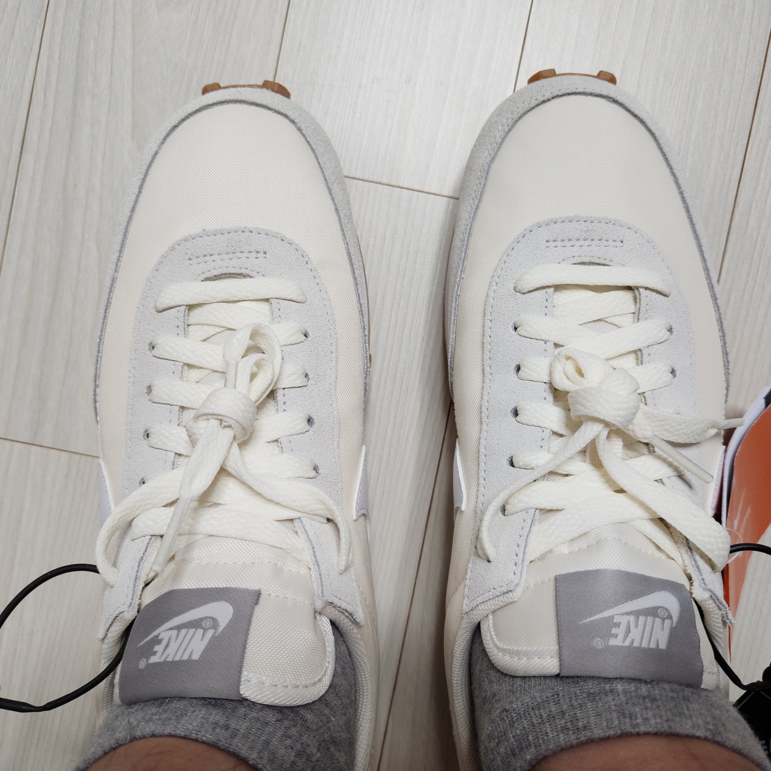 (W) Nike Daybreak Summit White 착용 스타일