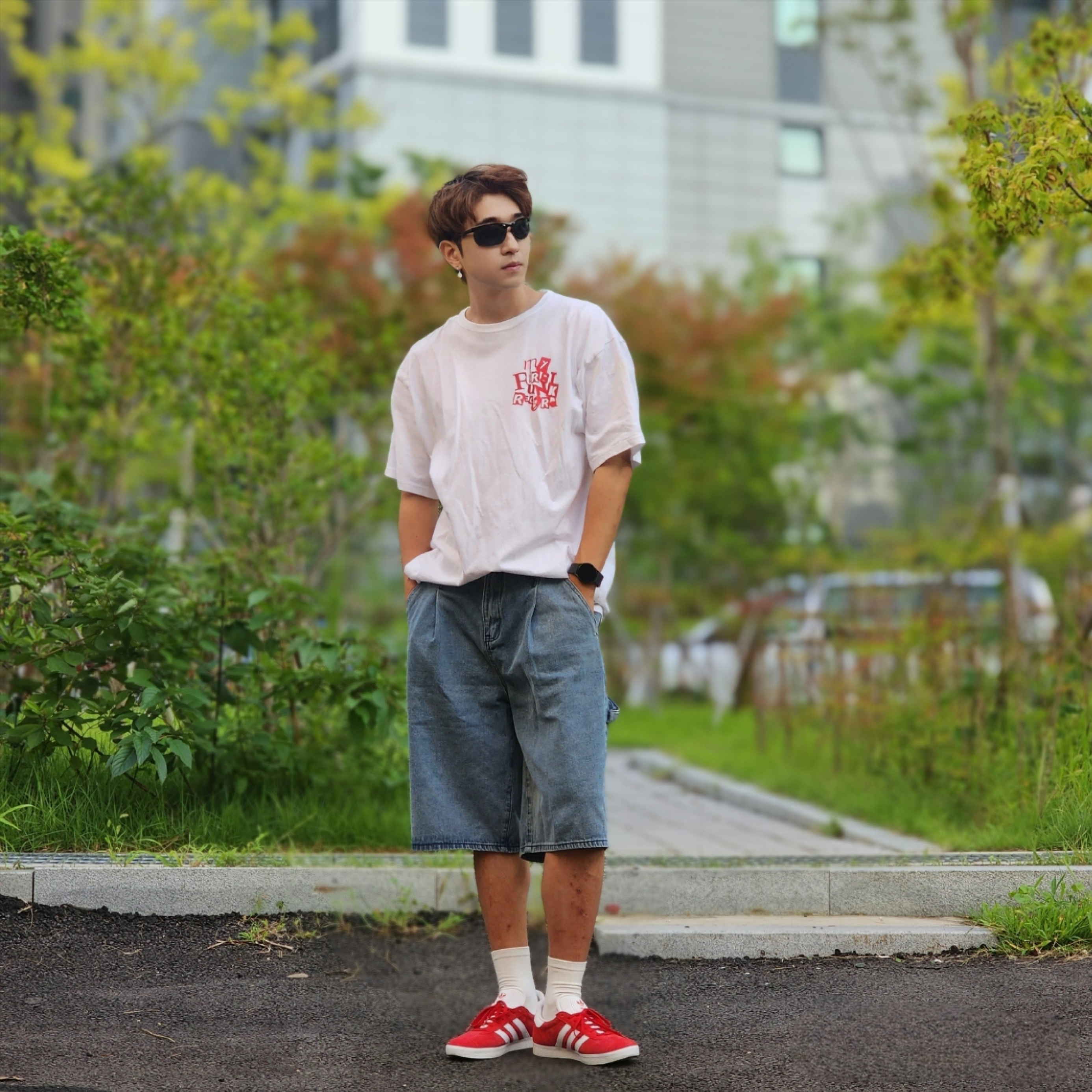 Adidas Gazelle Power Red 착용 스타일 - 1