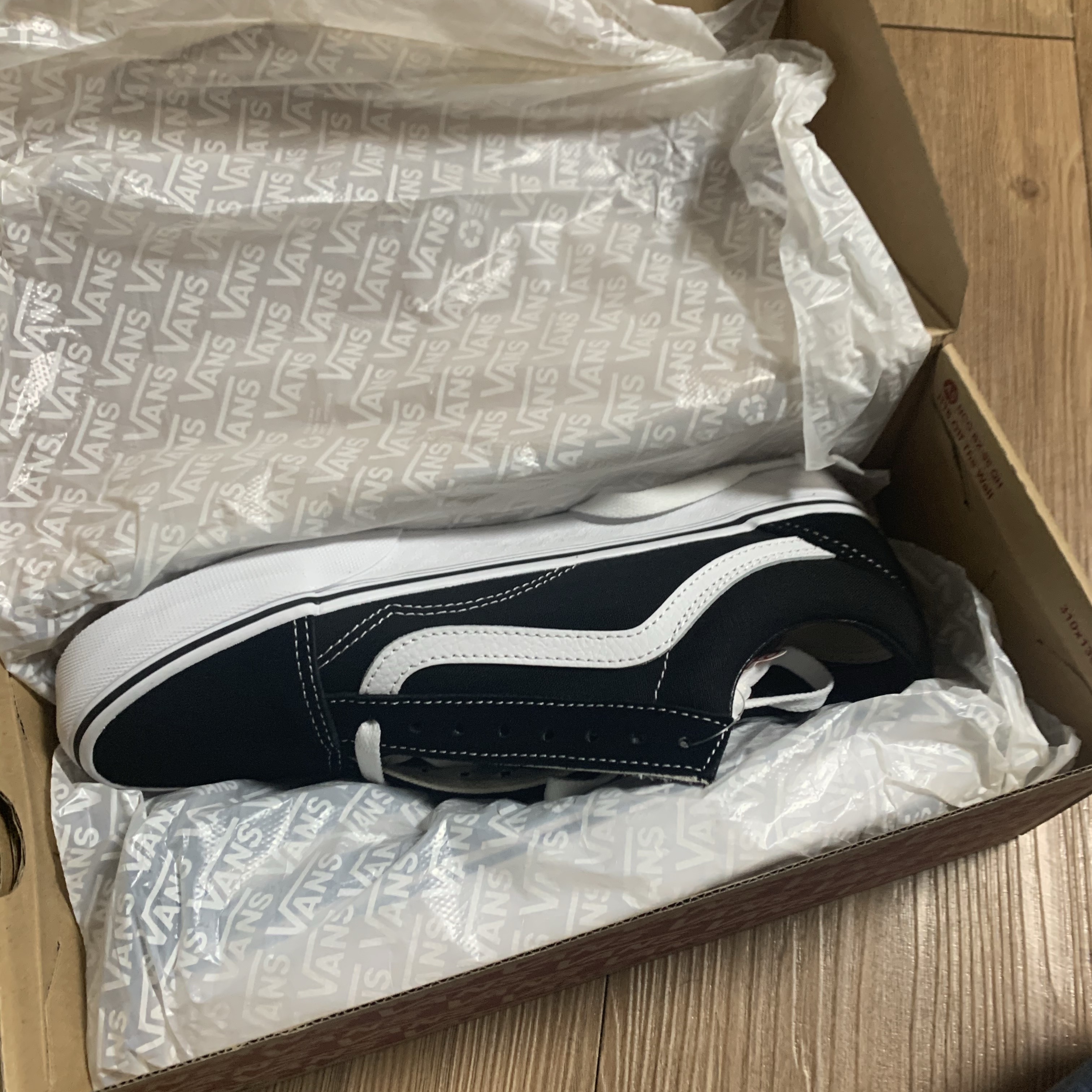 Vans Vault OG Old Skool LX Black 착용 스타일 - 2