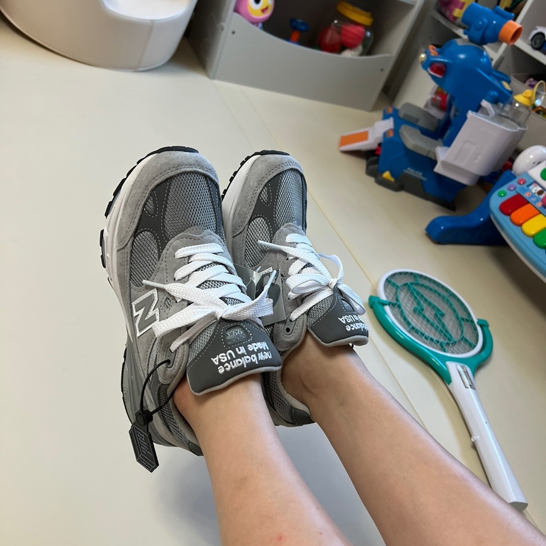 (W) New Balance 993 Made in USA Grey - B Standard 착용 스타일