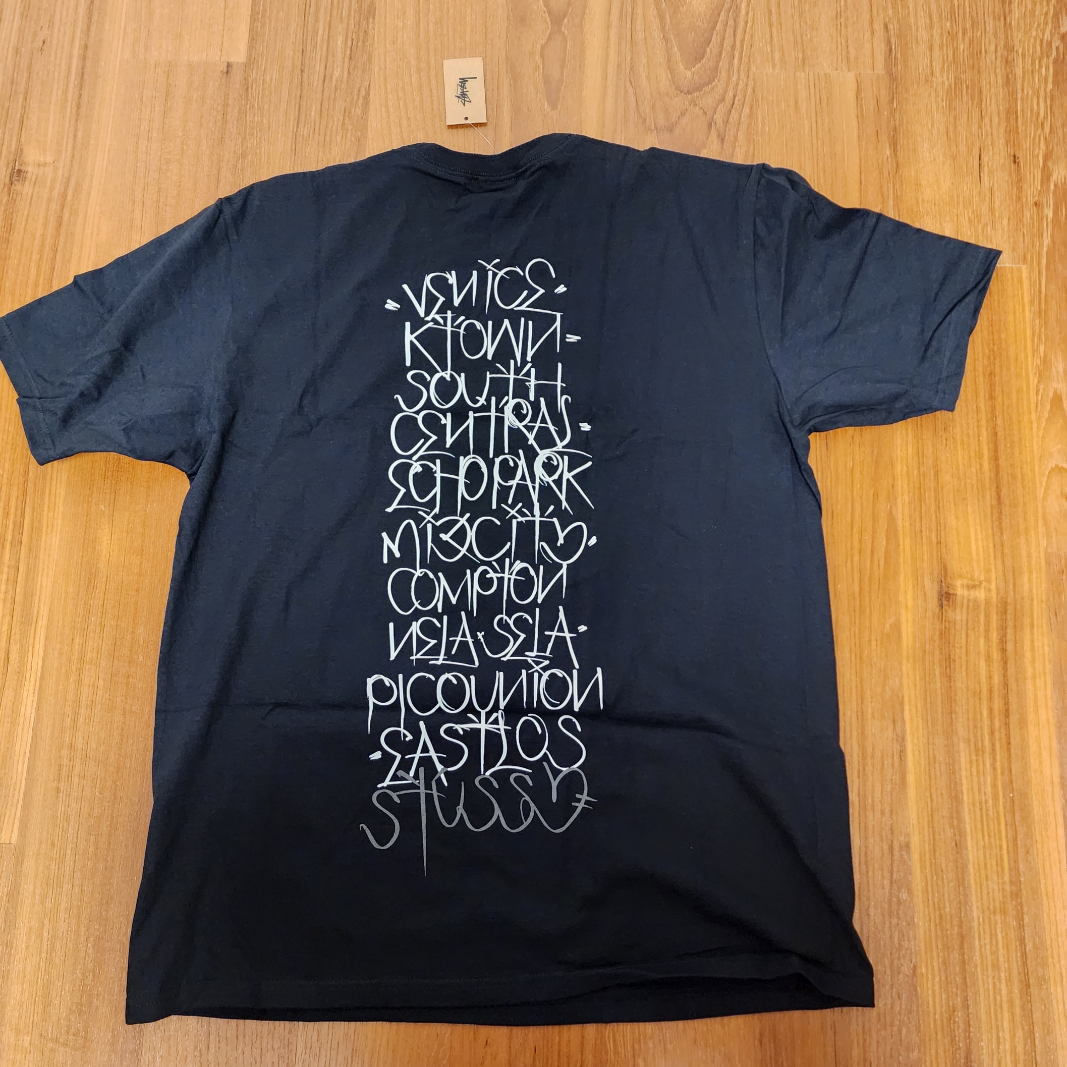 Stussy x Born X Raised Handstyles T-Shirt Black 착용 스타일 - 2