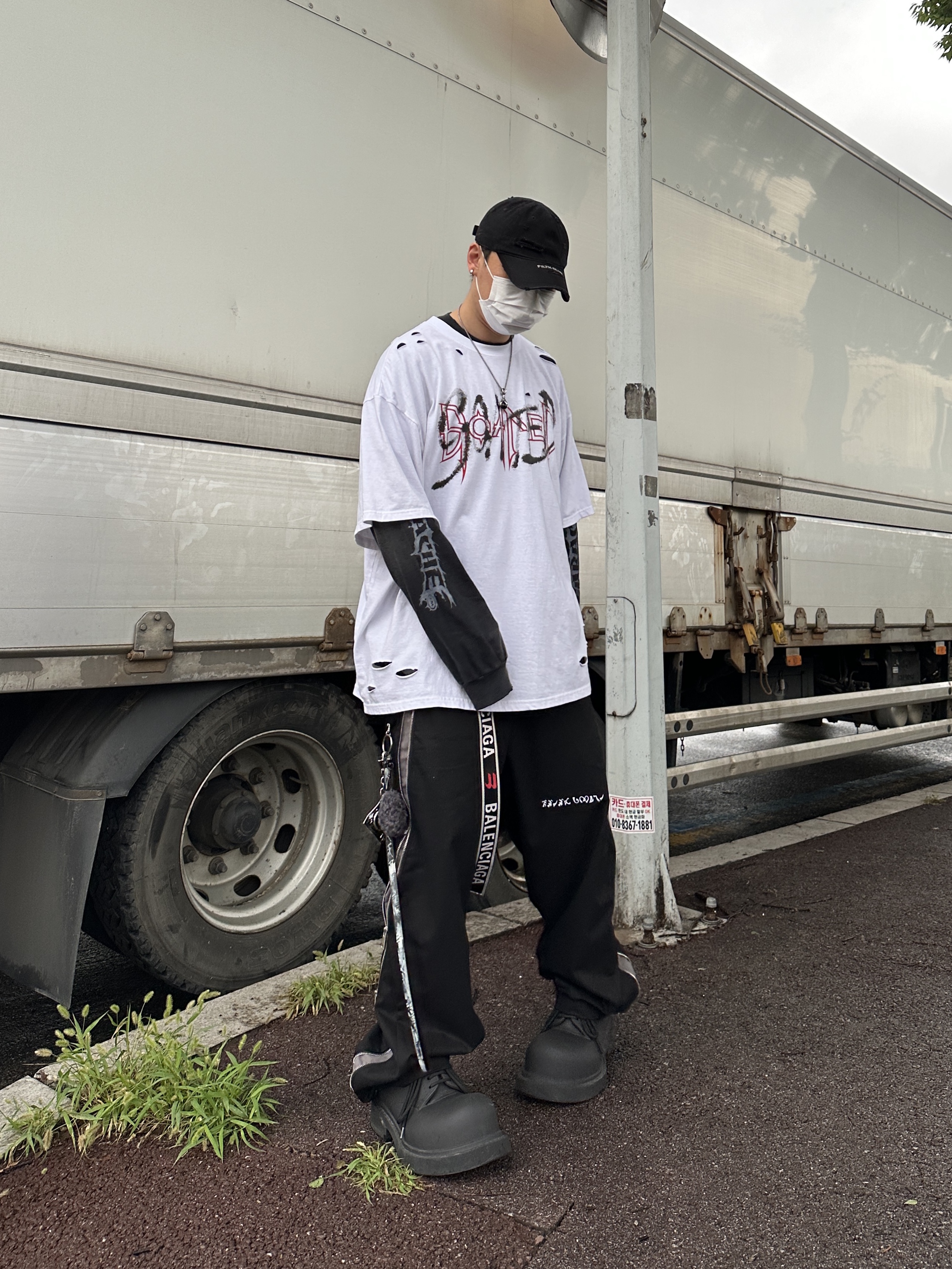 Project G/R Distressed Filth Club Cap Washed Black, Balenciaga Steroid Derby Black 착용 스타일 - 2
