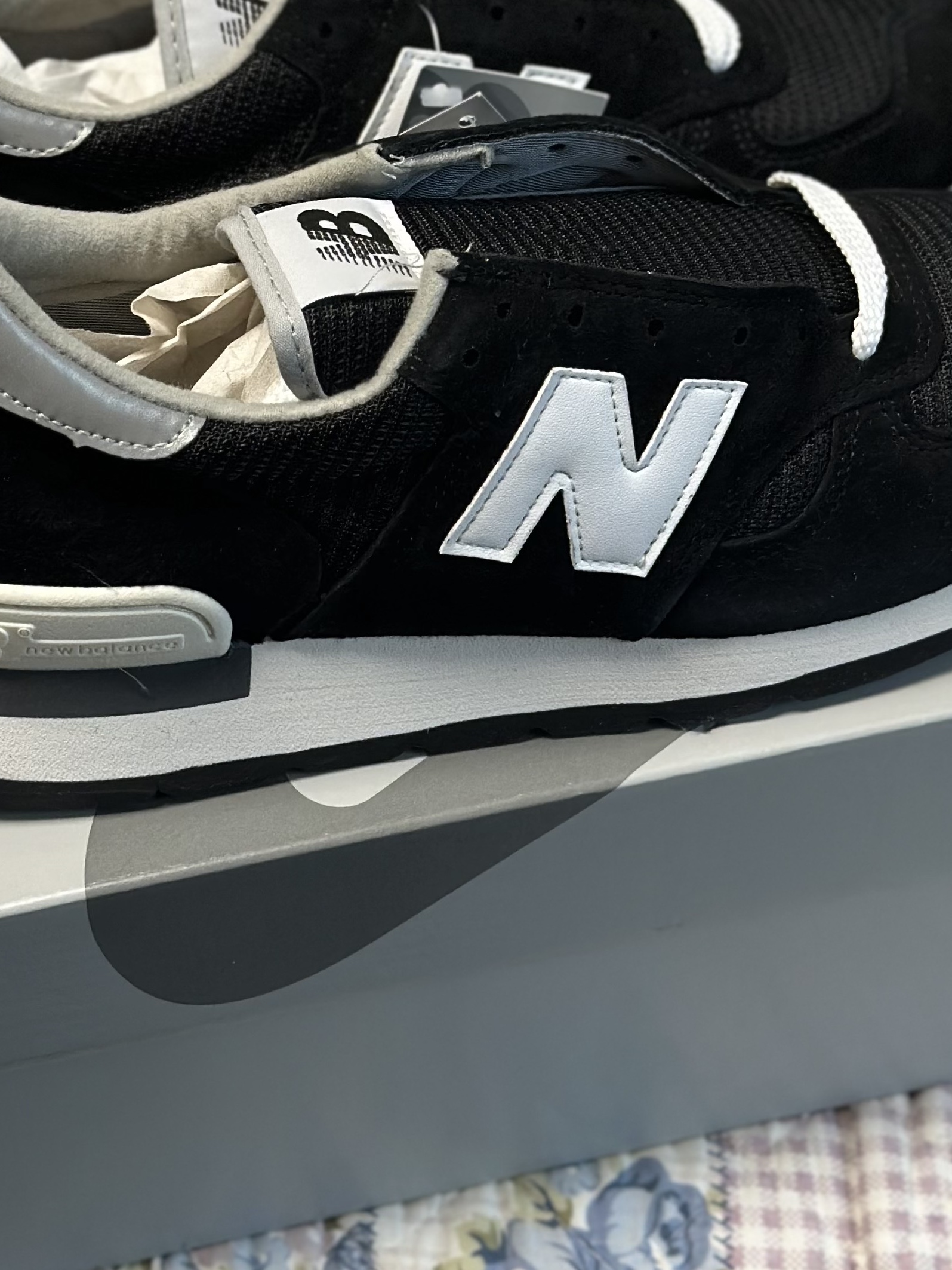 New Balance 990v1 Made in USA Black 착용 스타일 - 2